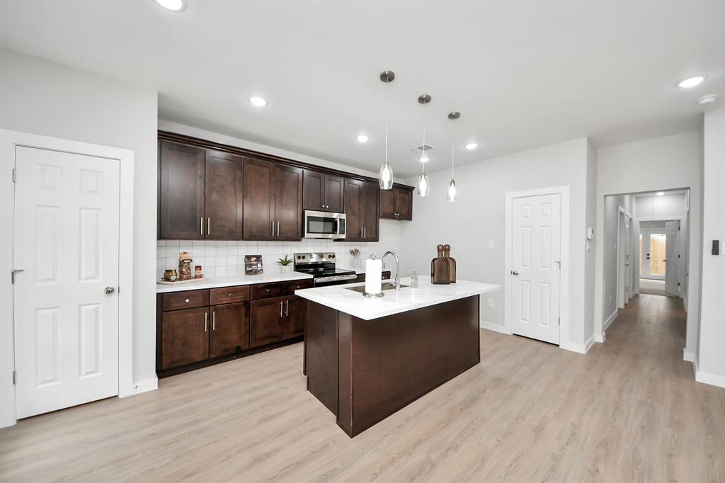 5205 Kenilwood Drive