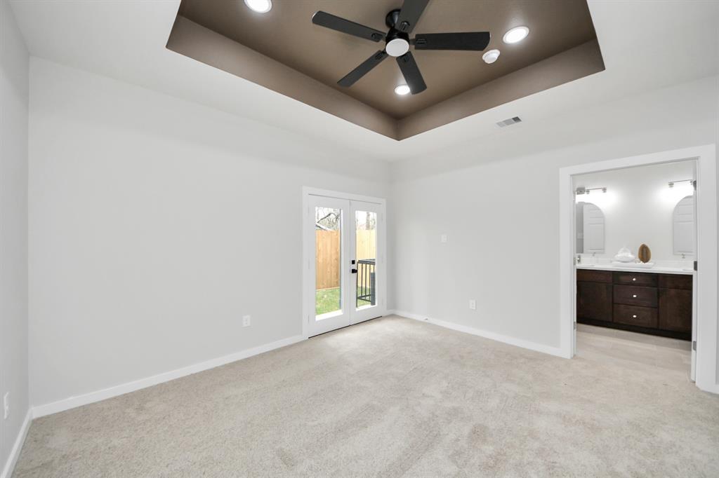 5205 Kenilwood Drive
