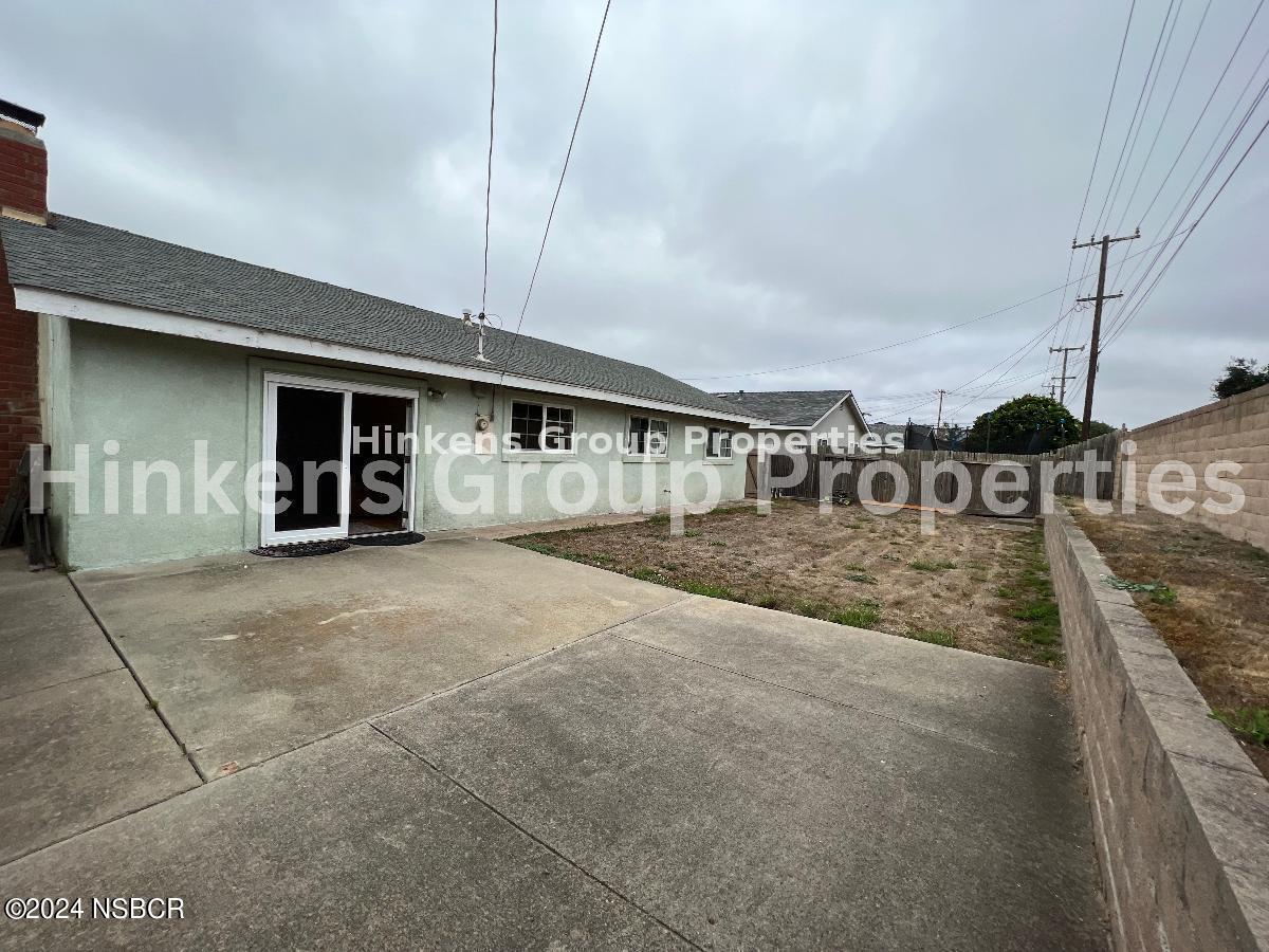 1112 W Lime Avenue