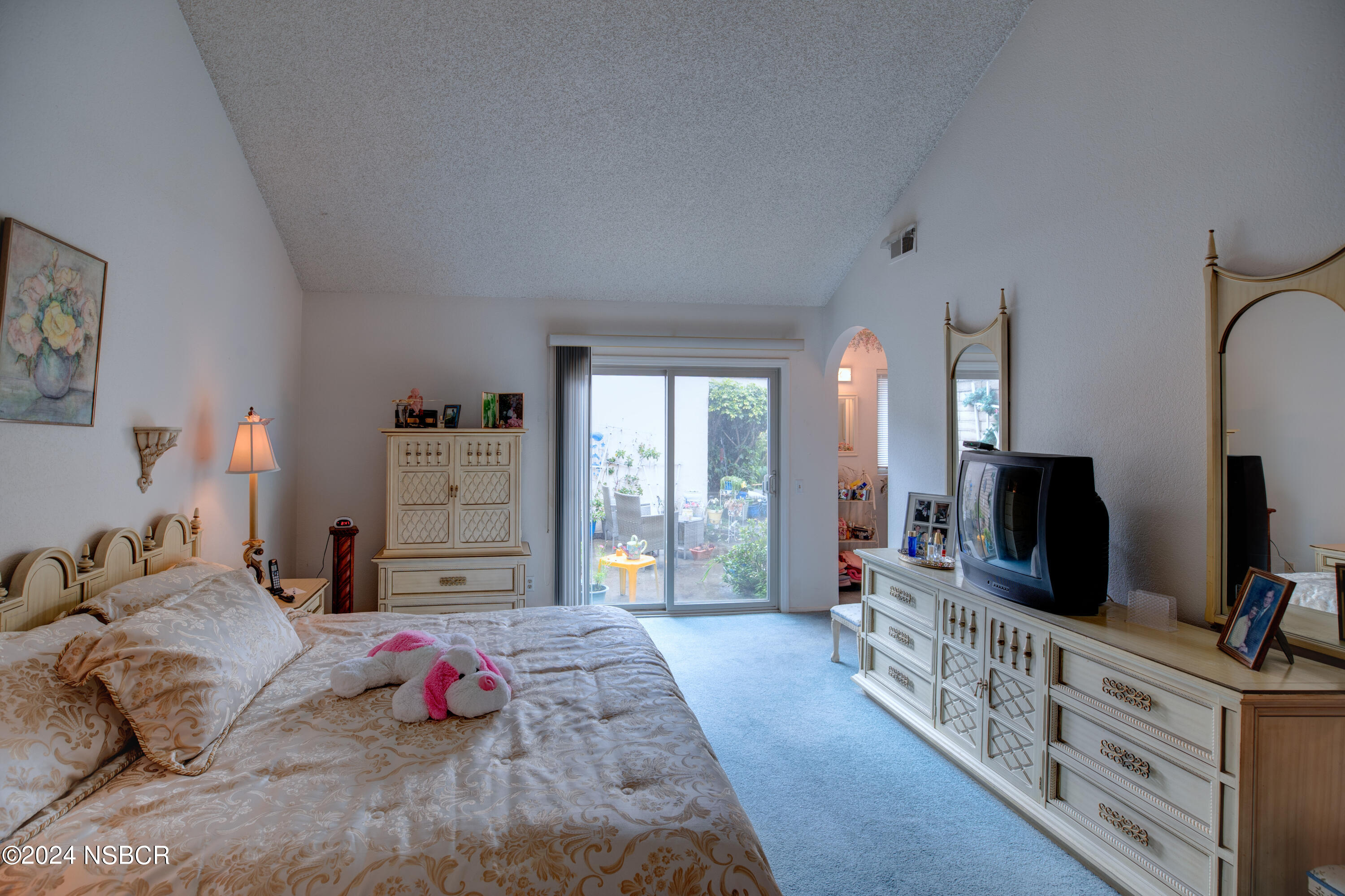 1014 E Walnut Avenue