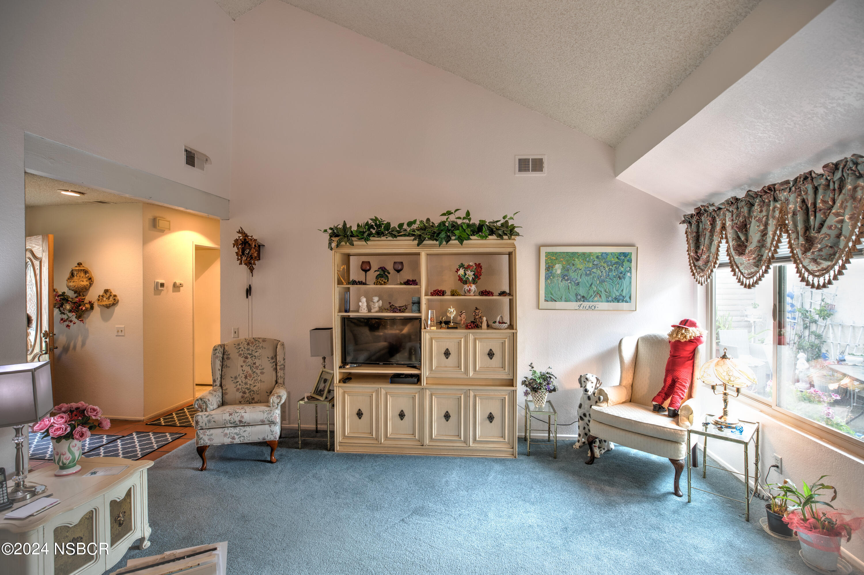 1014 E Walnut Avenue