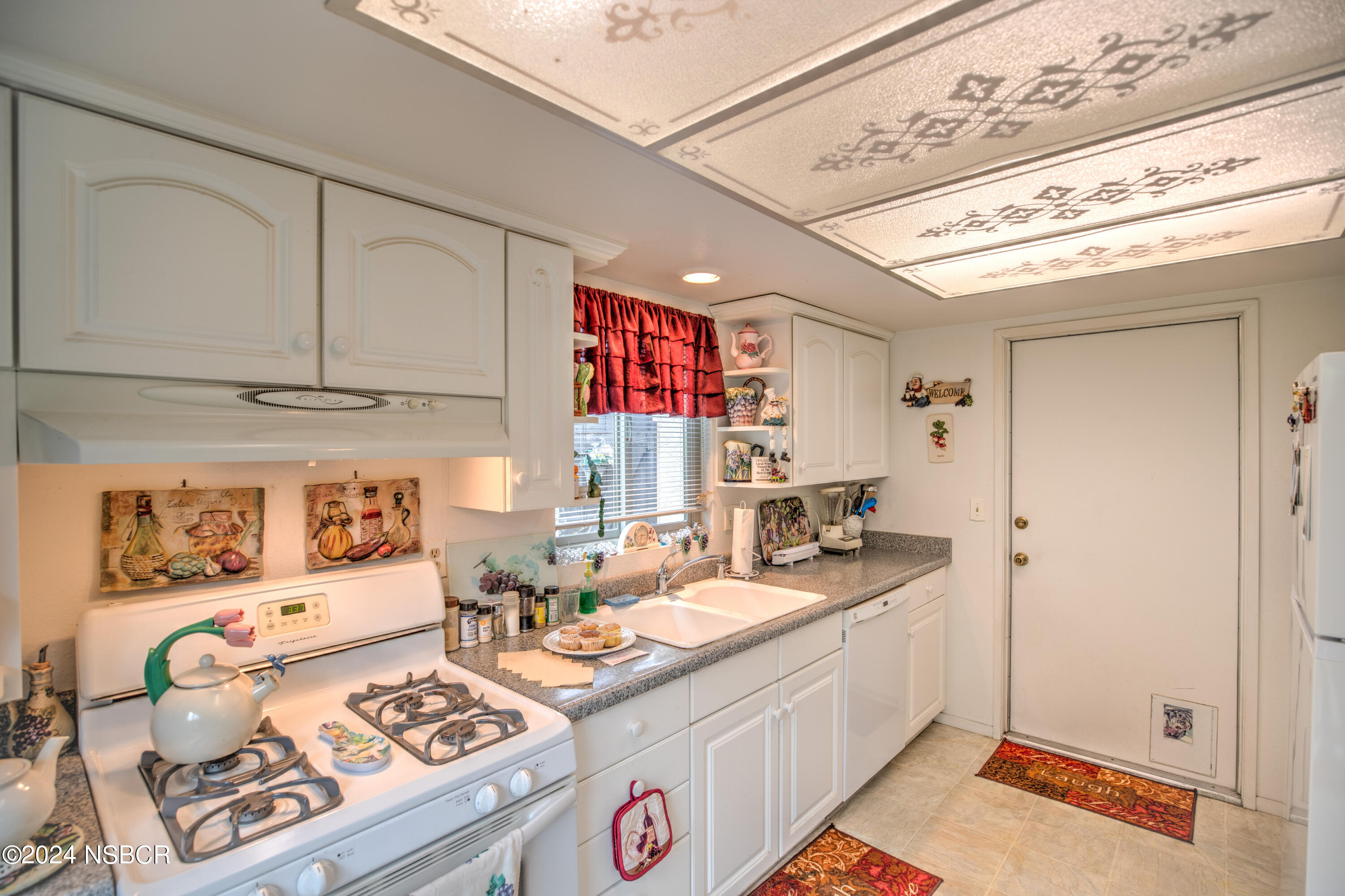 1014 E Walnut Avenue