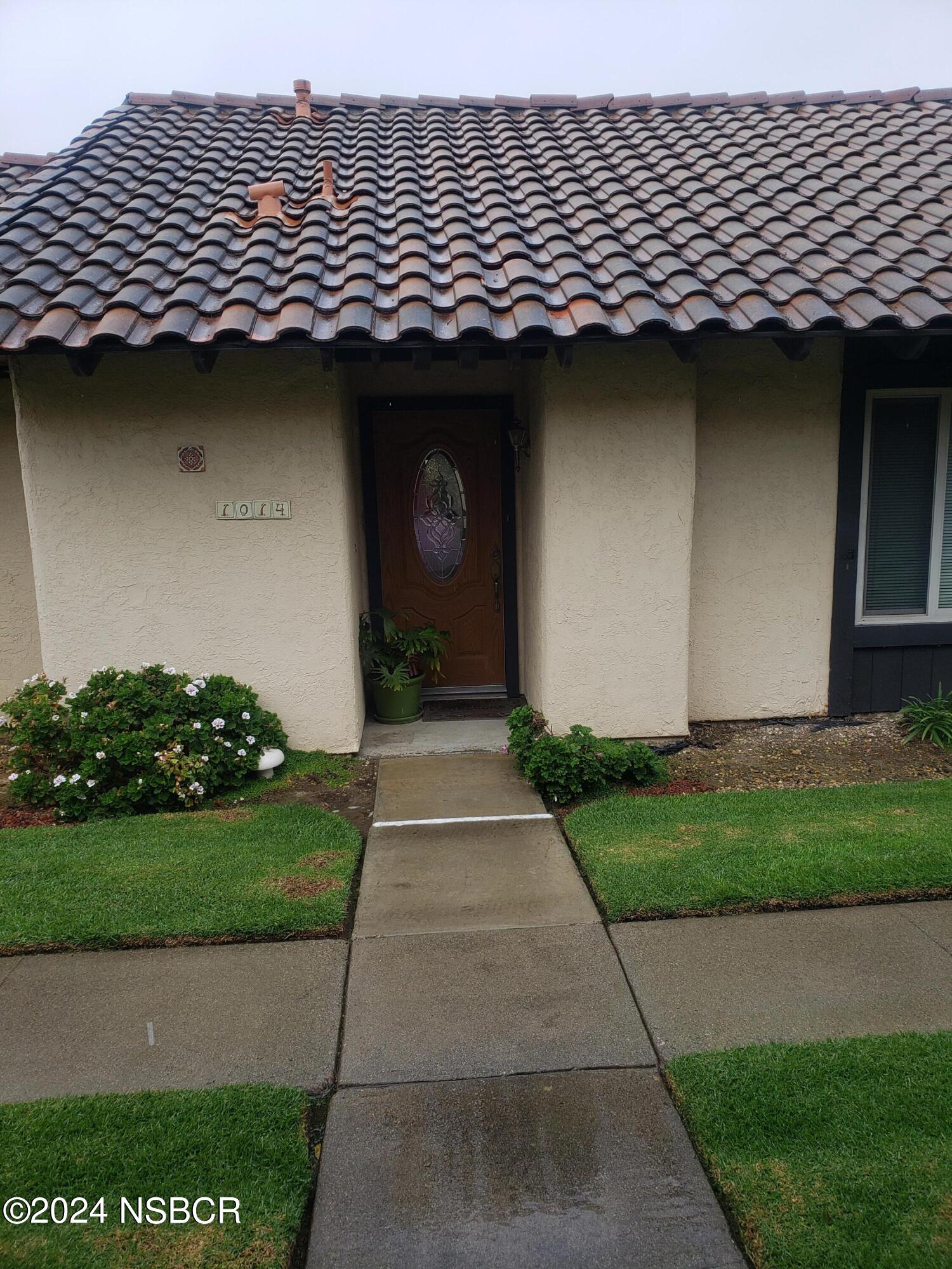 1014 E Walnut Avenue