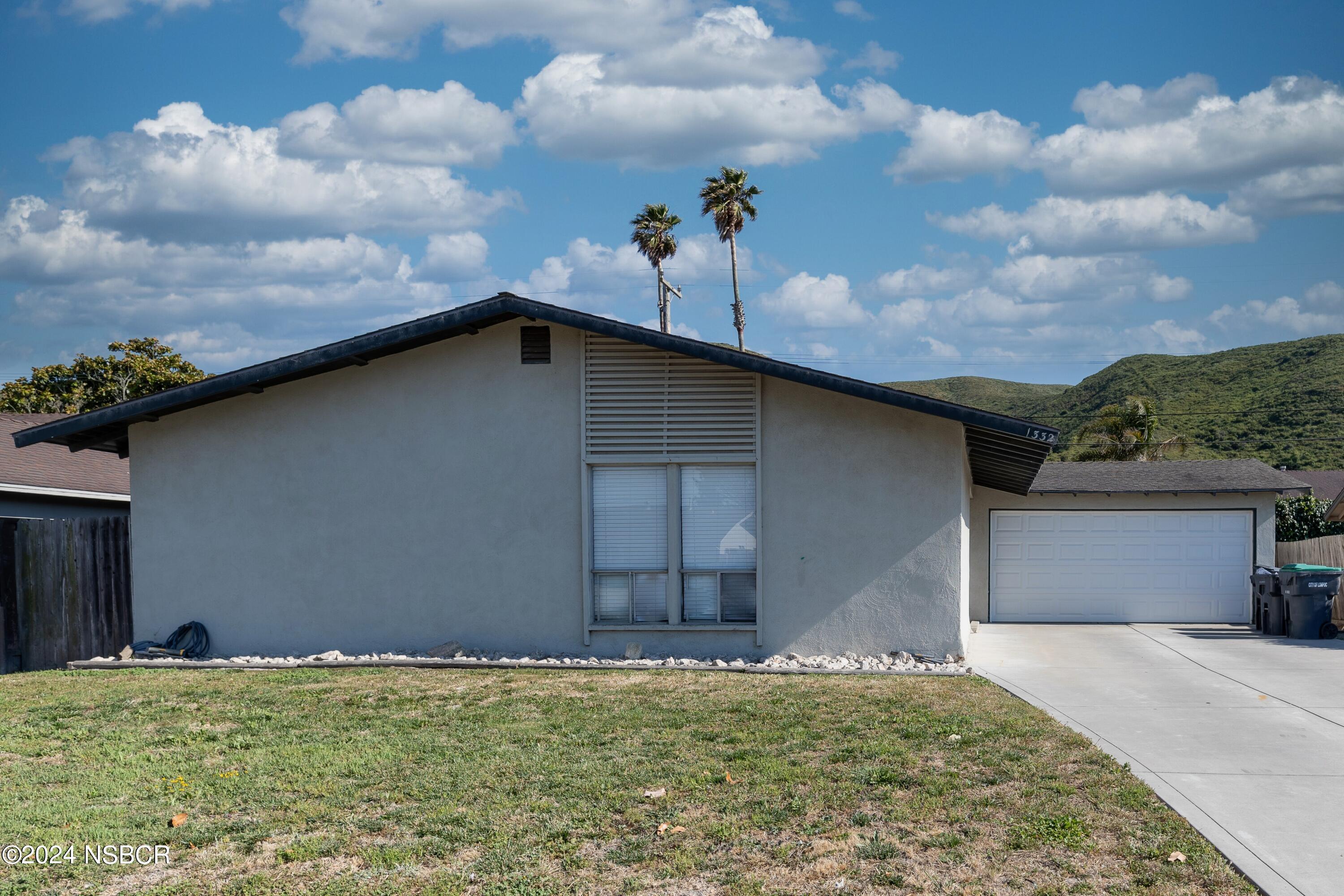 1332 W Loquat Avenue