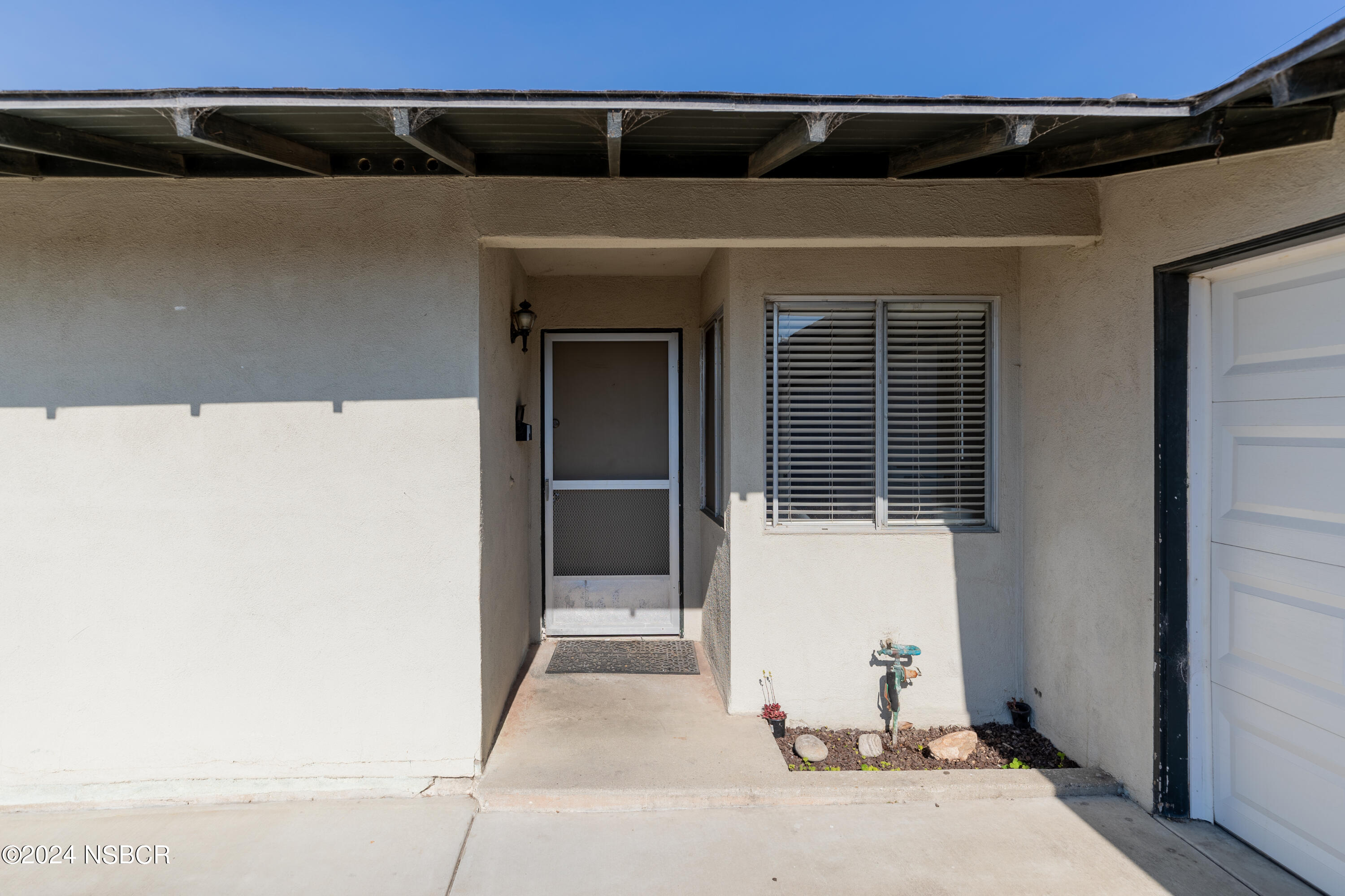 1332 W Loquat Avenue