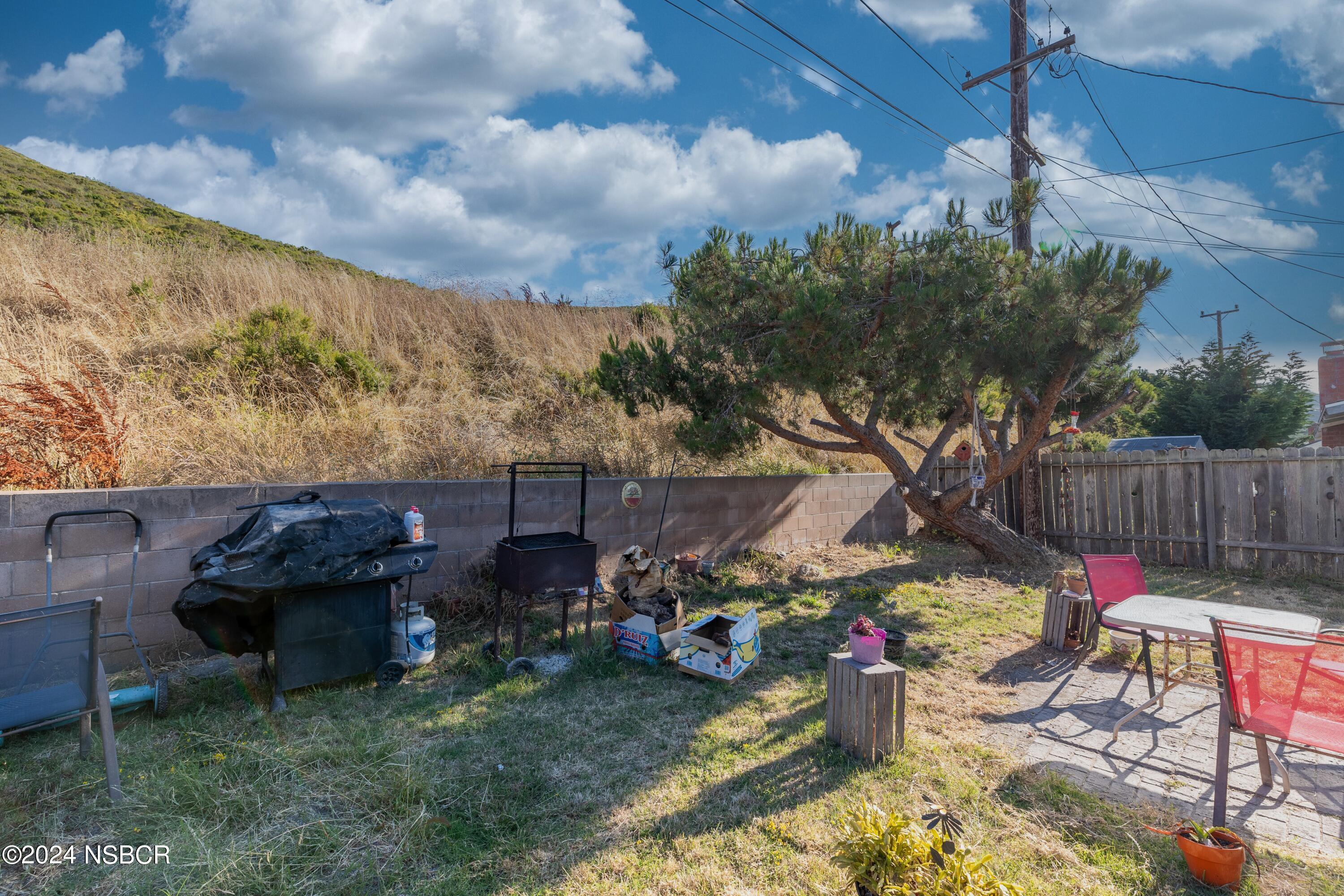 1312 W Willow Avenue