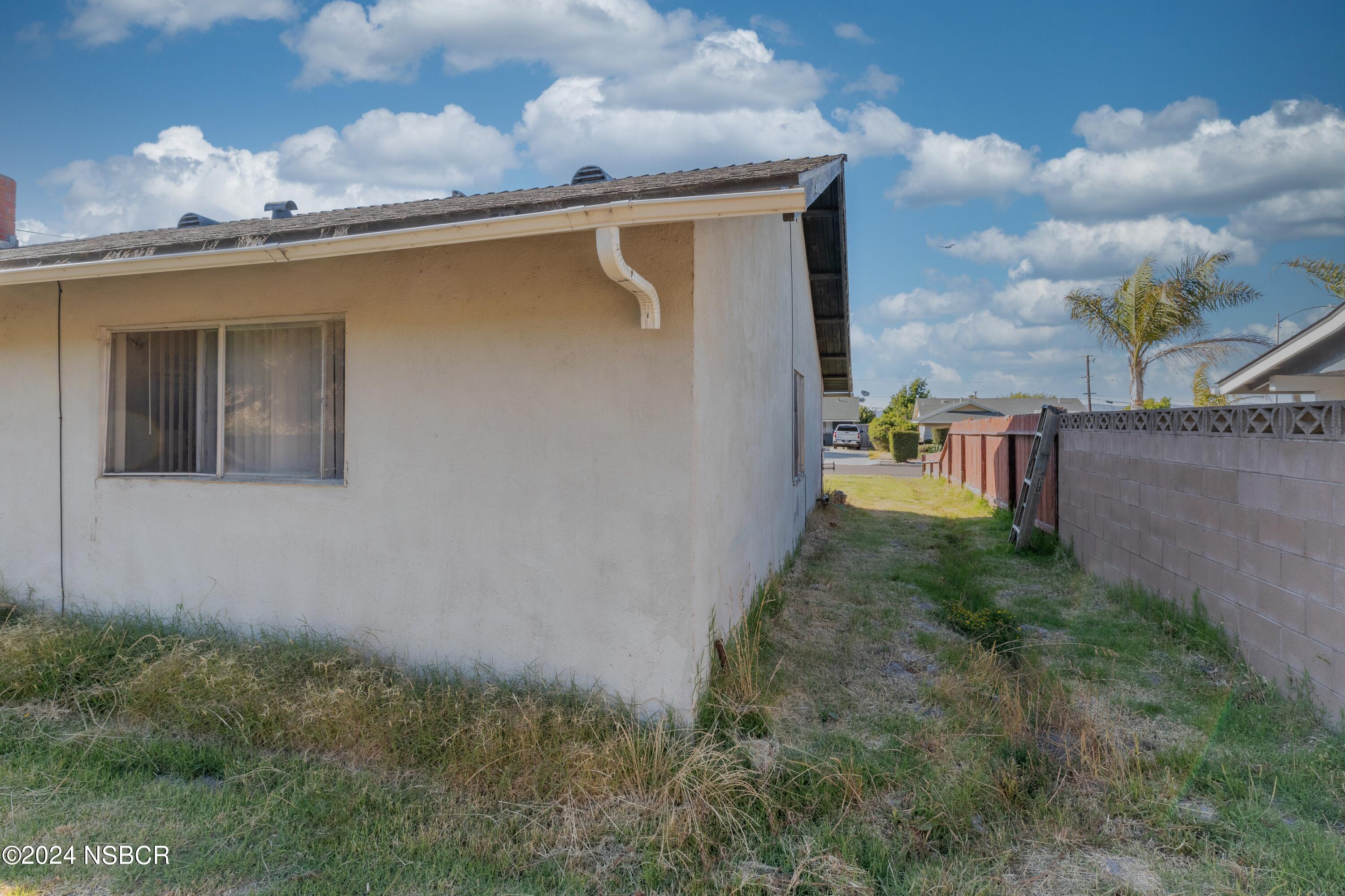 1312 W Willow Avenue