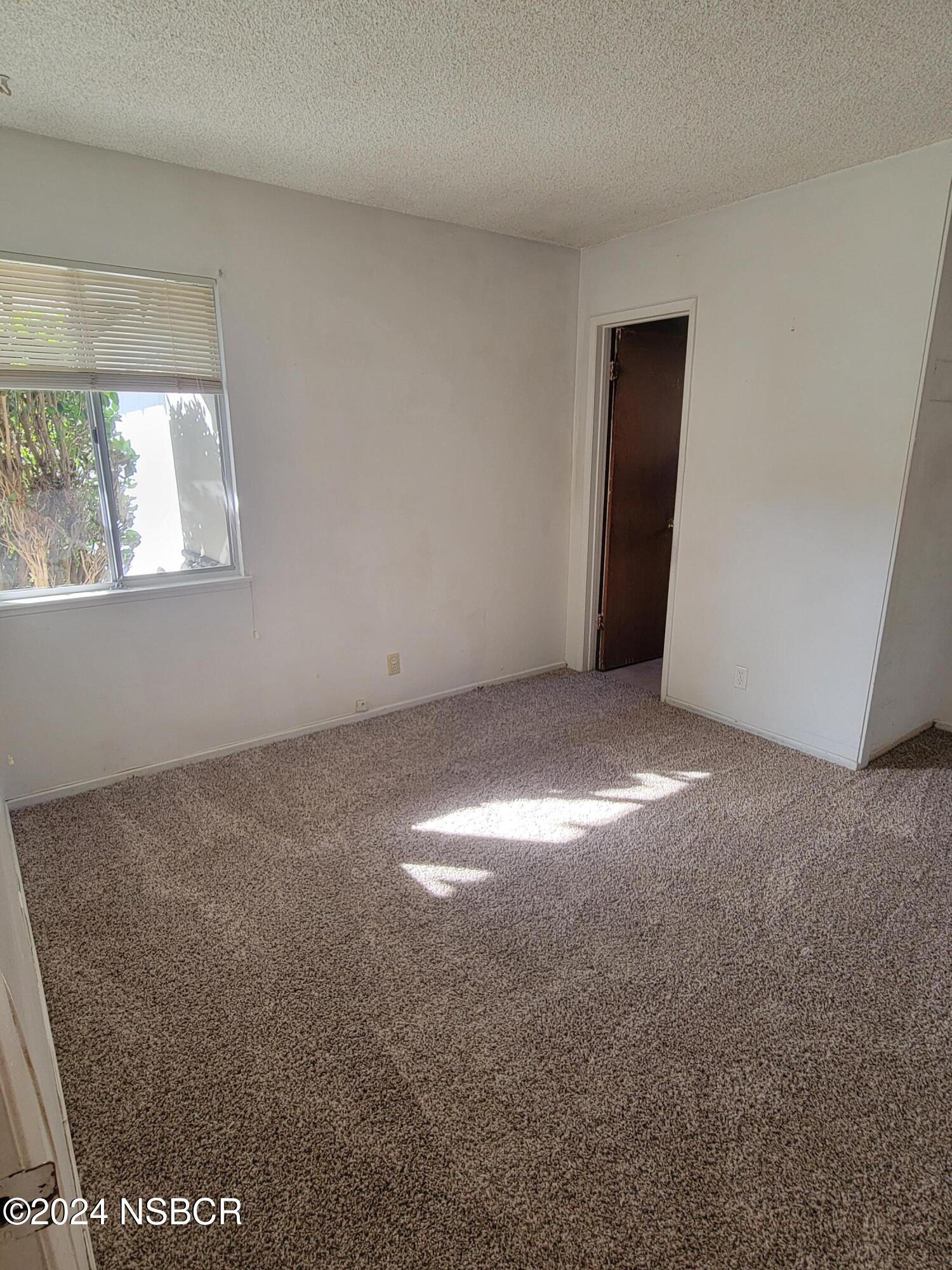 1325 W Loquat Avenue