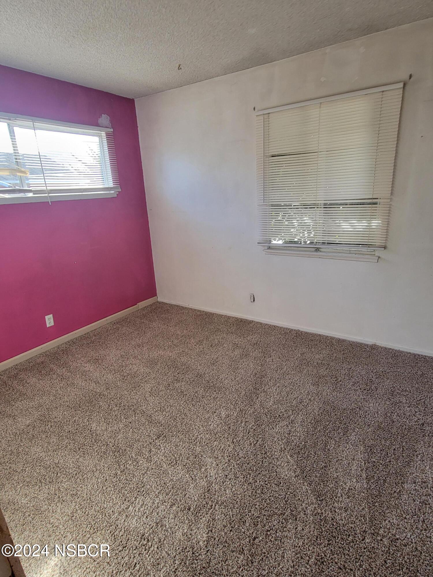 1325 W Loquat Avenue