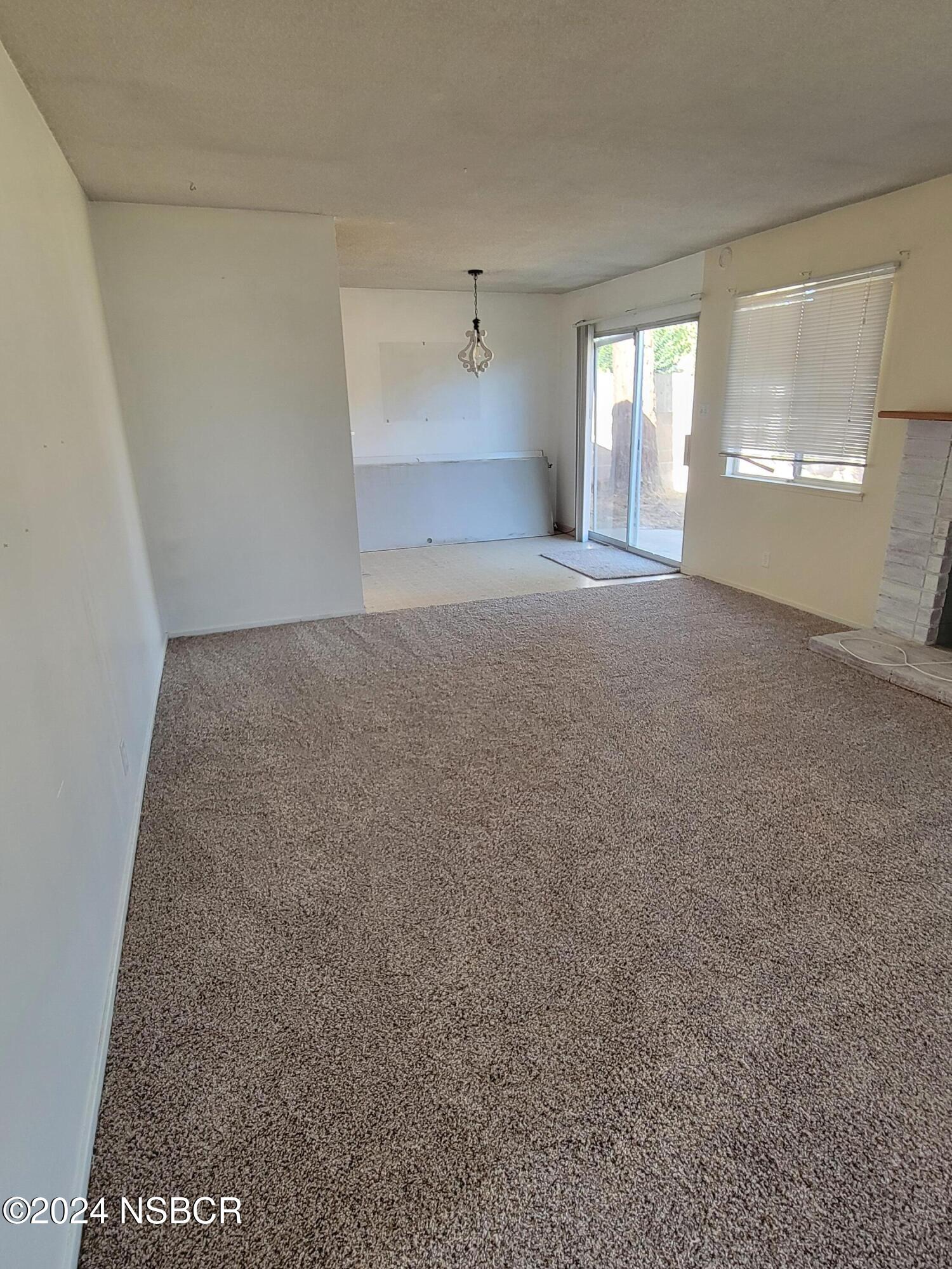 1325 W Loquat Avenue