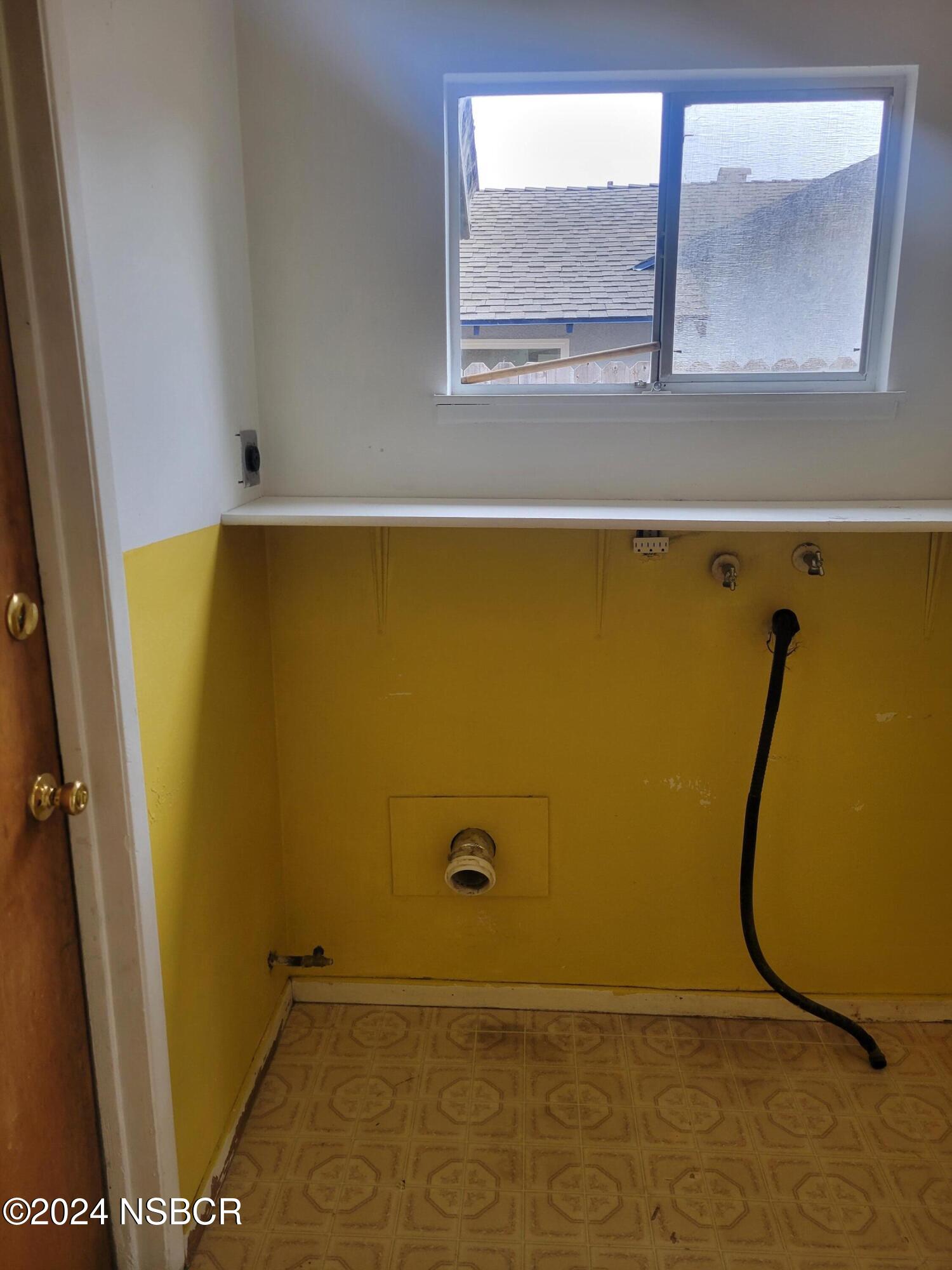 1325 W Loquat Avenue