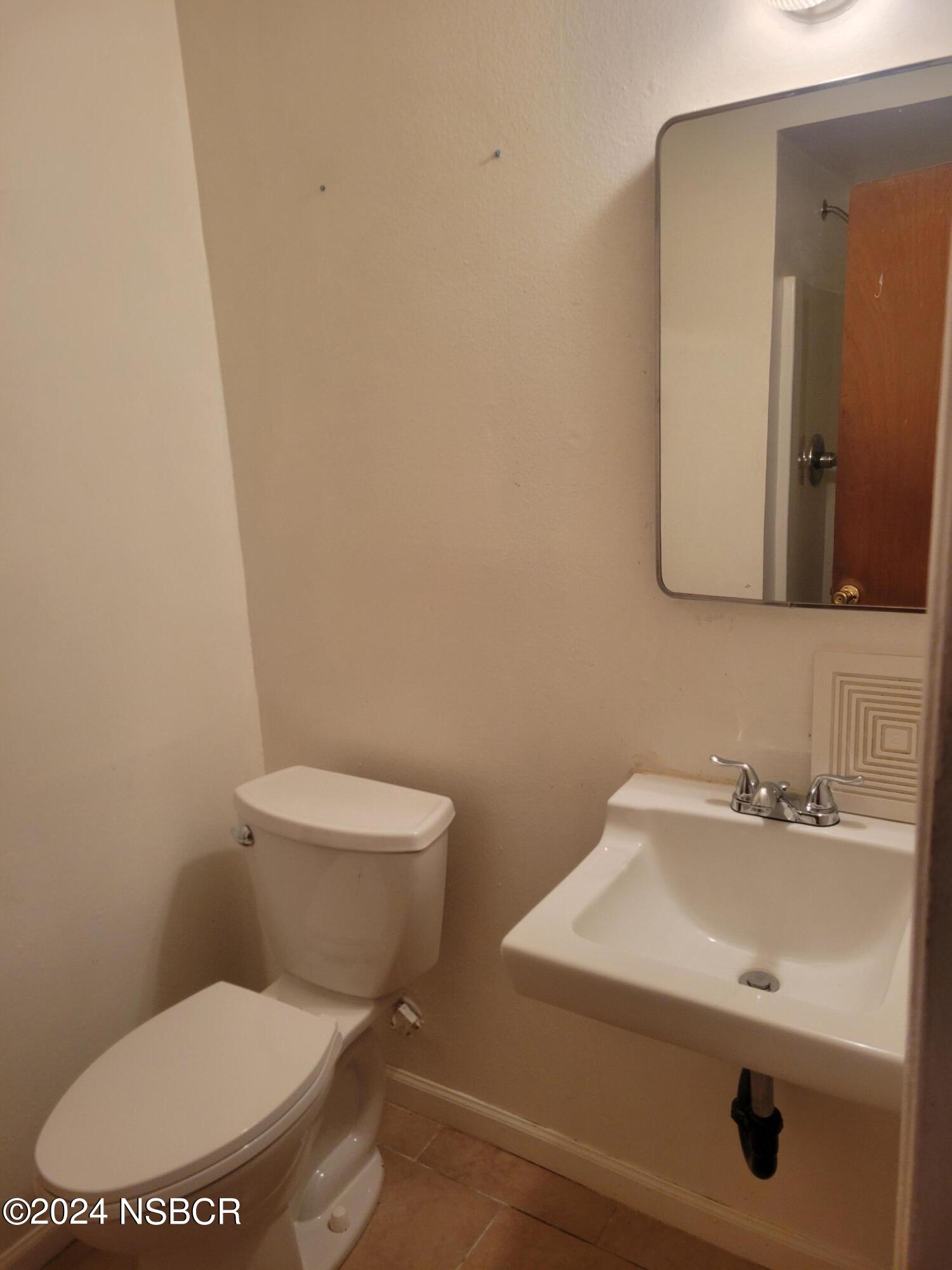 1325 W Loquat Avenue