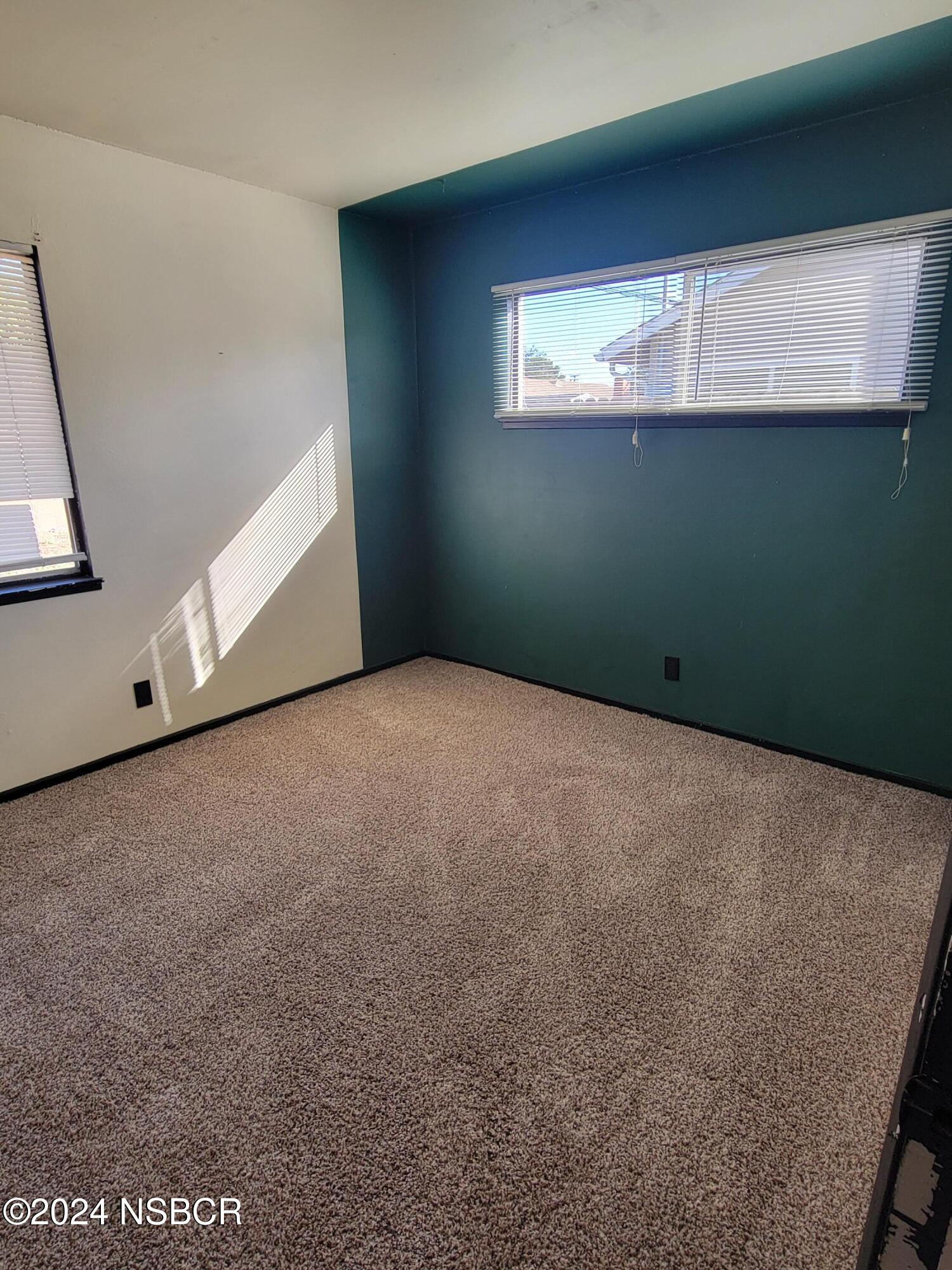 1325 W Loquat Avenue