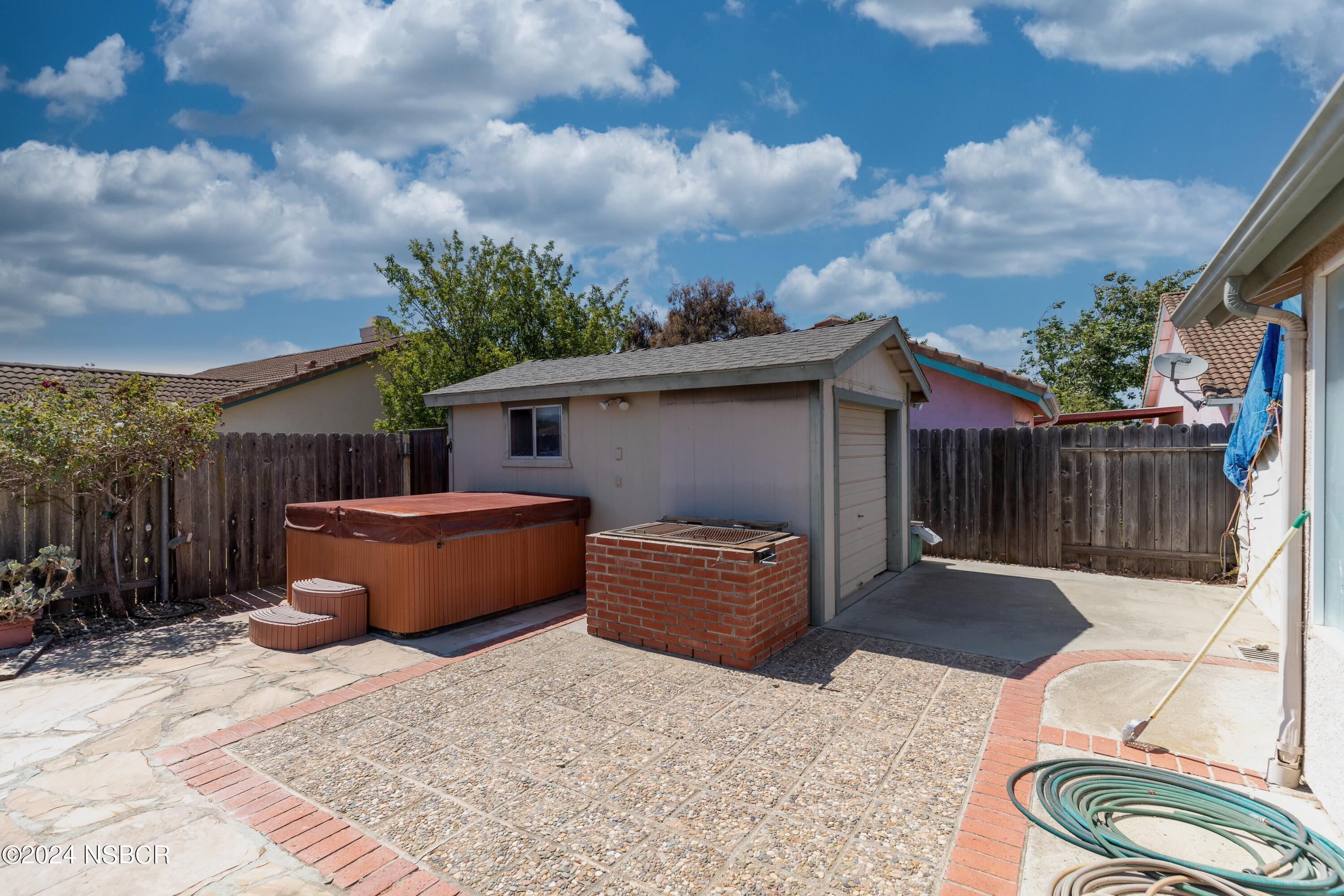 1525 Gardenia Street