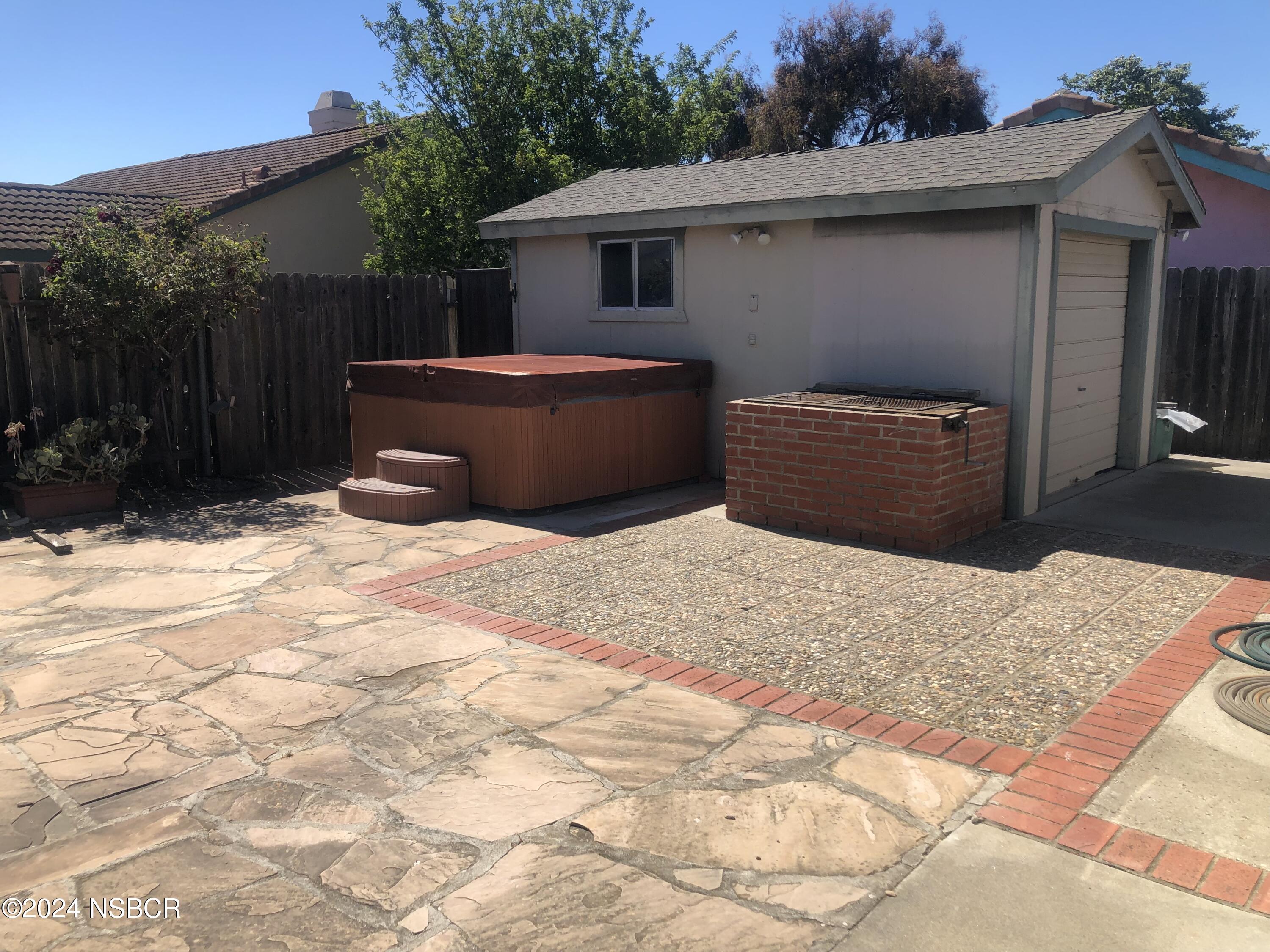 1525 Gardenia Street