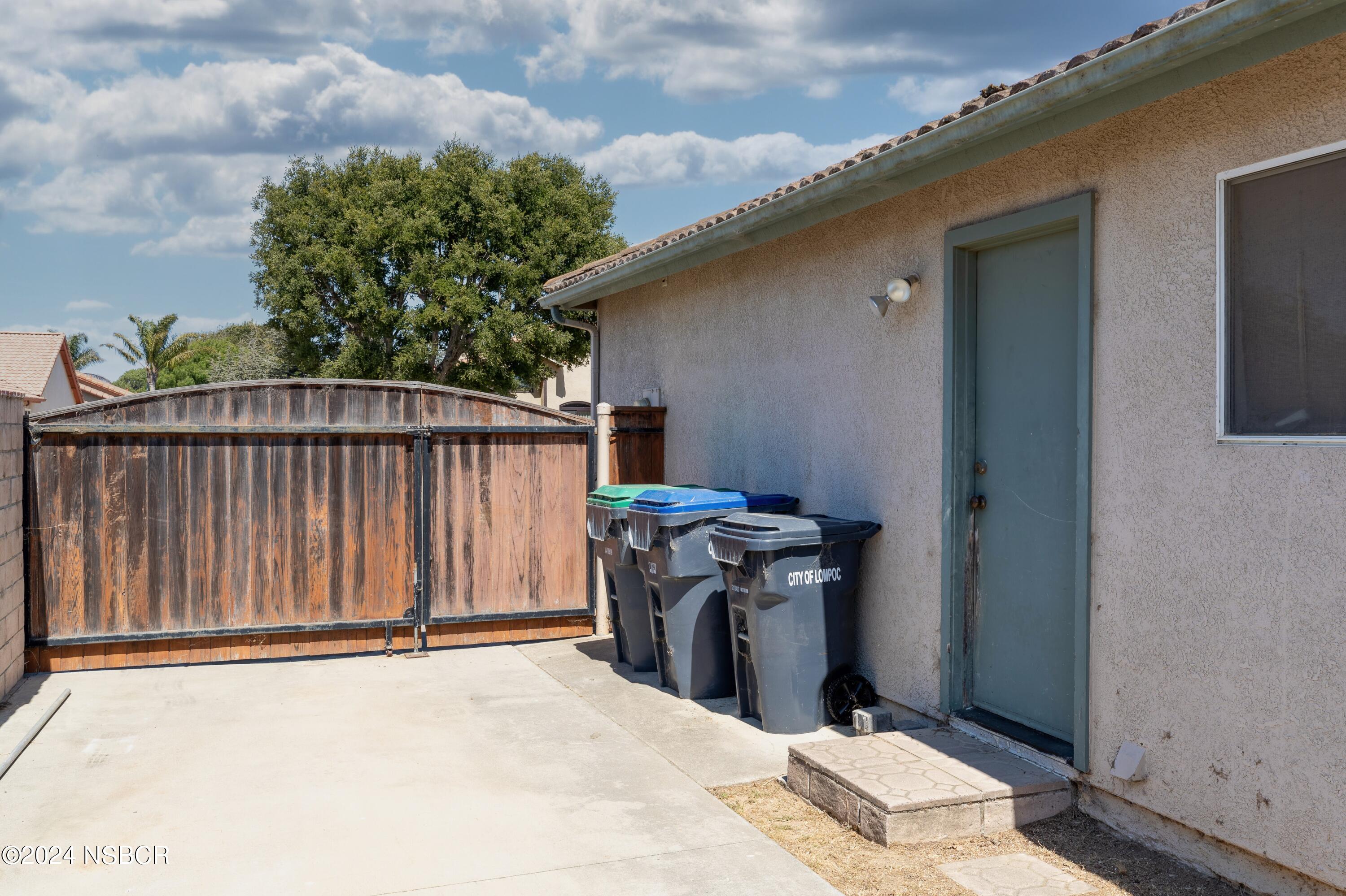 1525 Gardenia Street