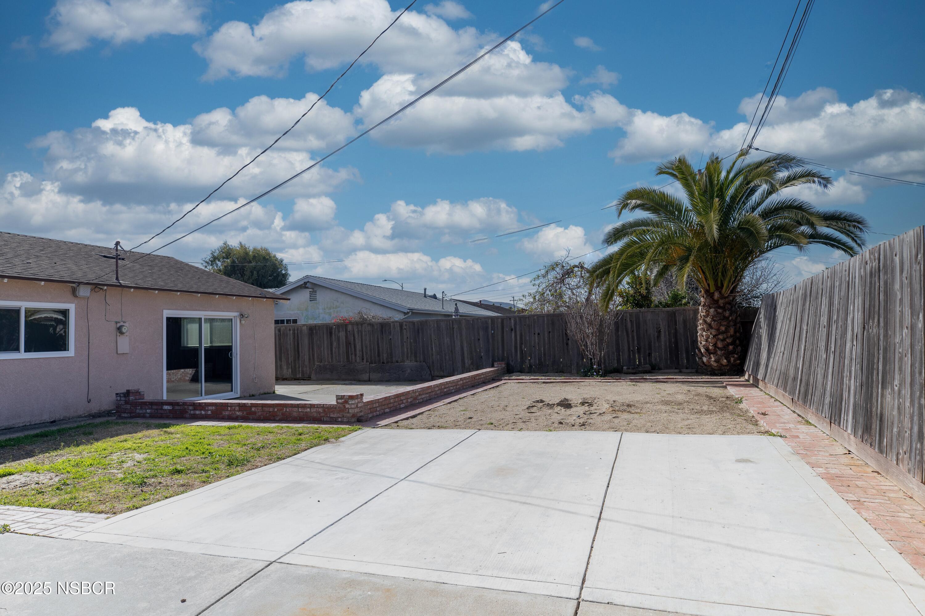 1301 W Apricot Avenue