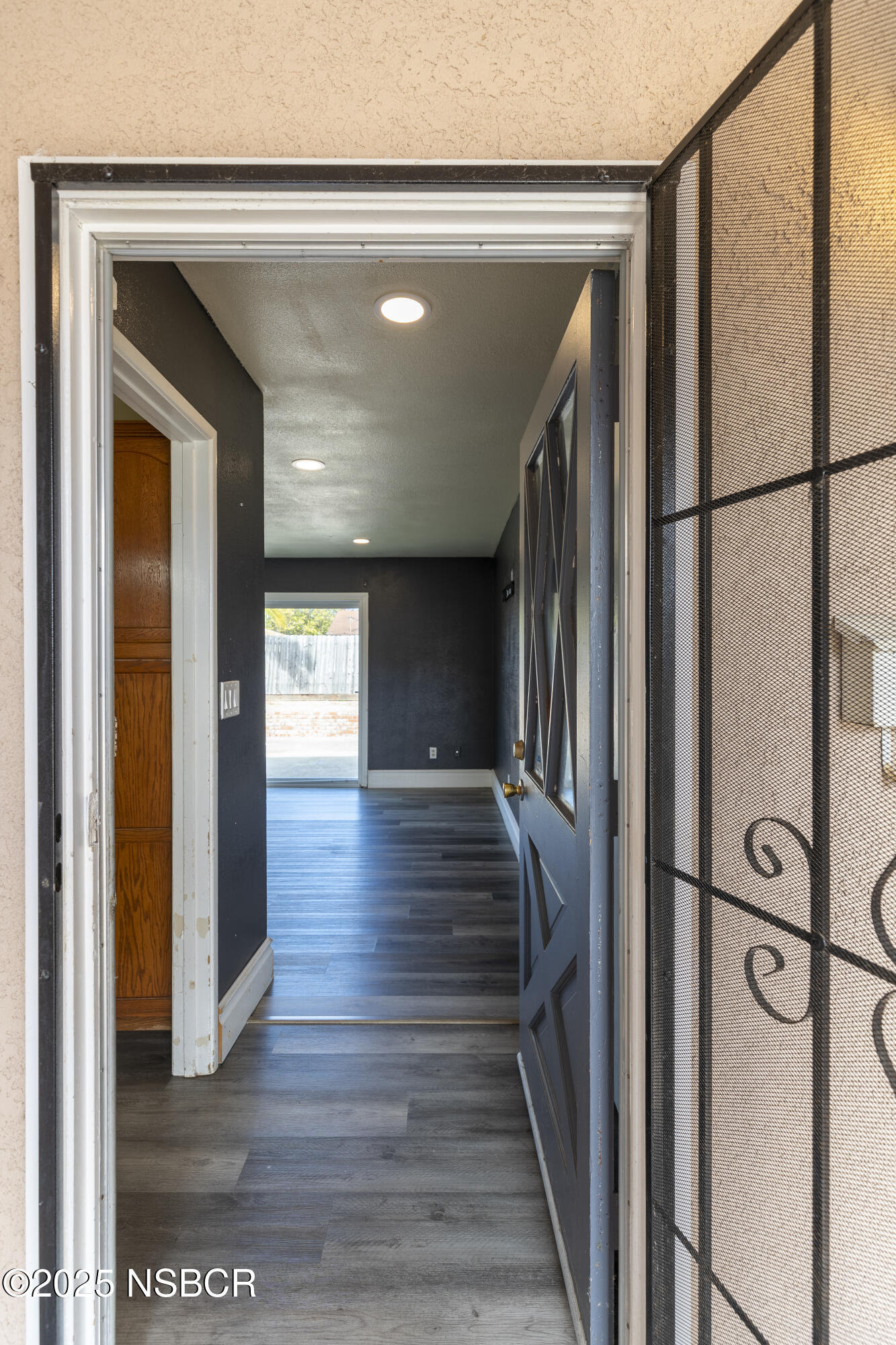 1301 W Apricot Avenue