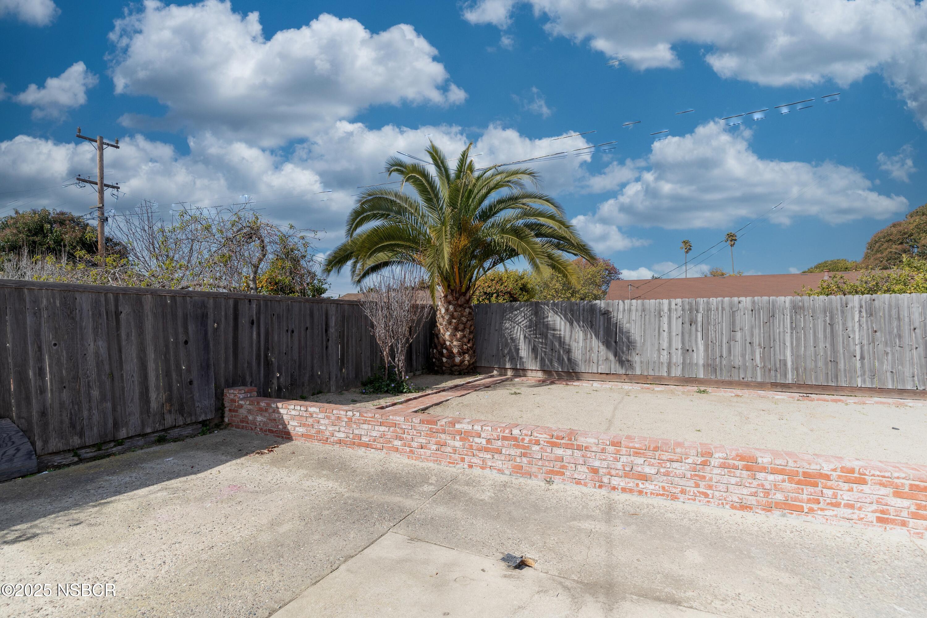 1301 W Apricot Avenue