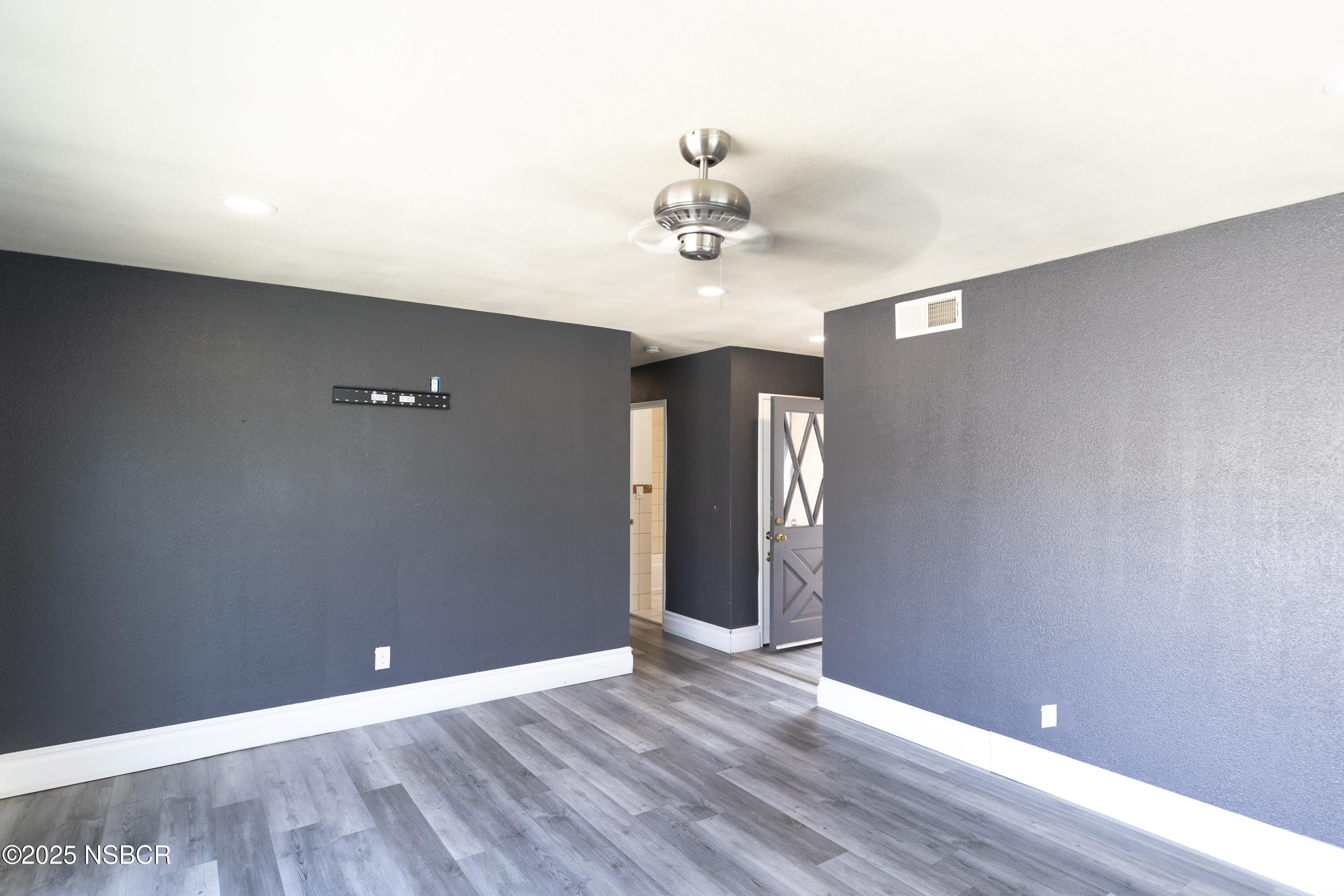 1301 W Apricot Avenue