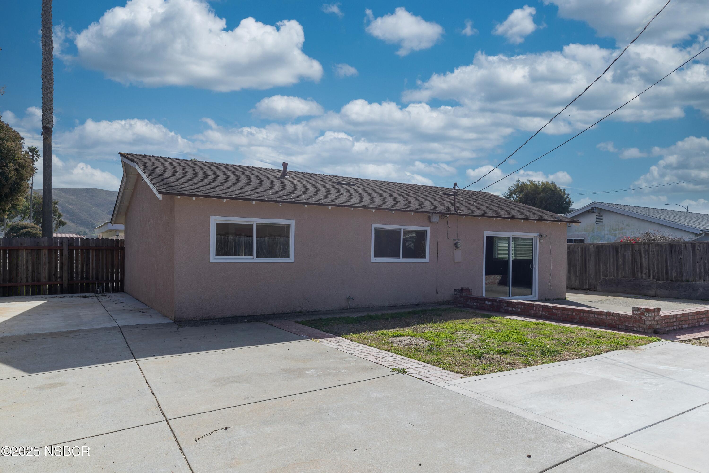 1301 W Apricot Avenue