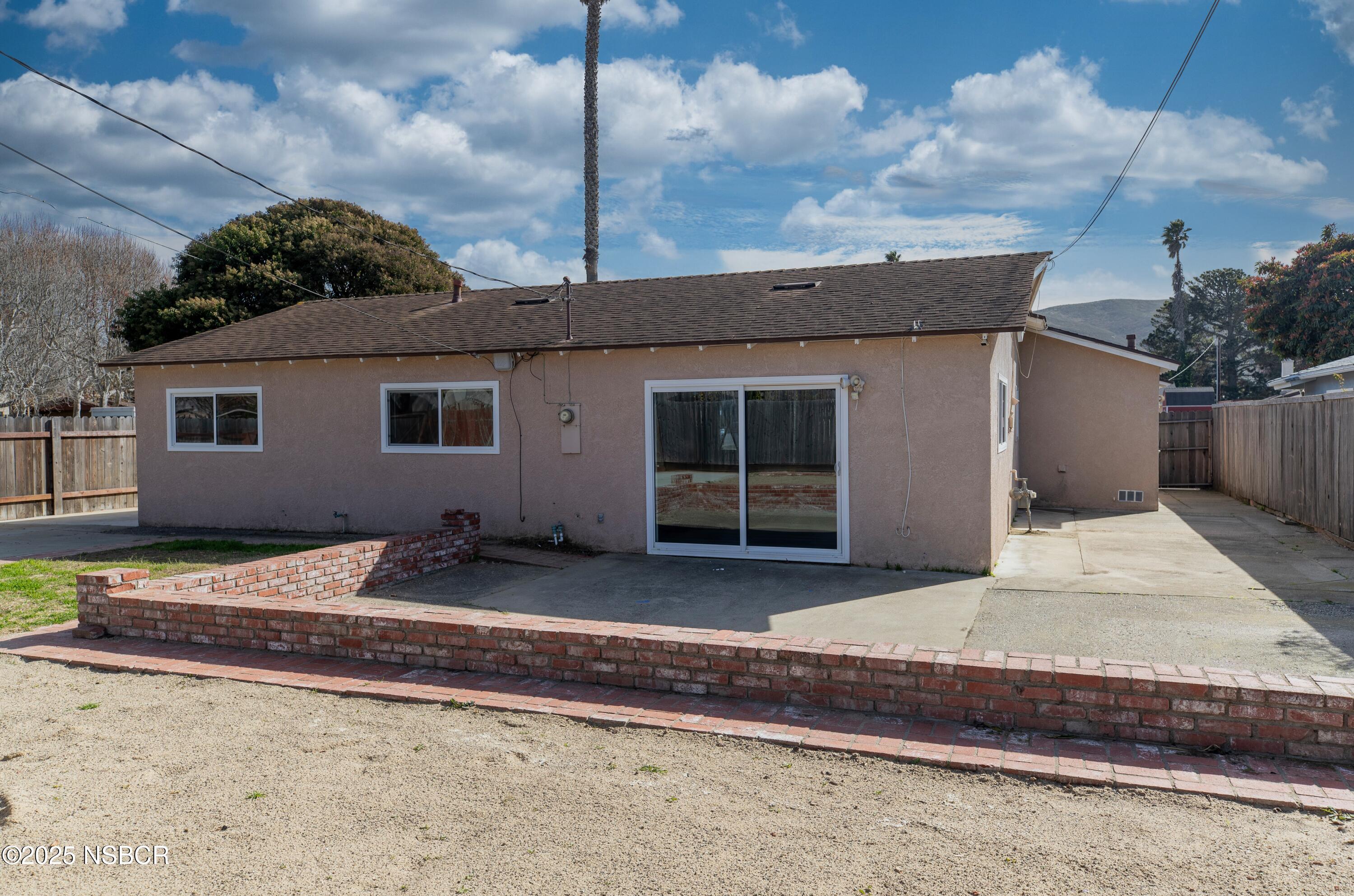 1301 W Apricot Avenue