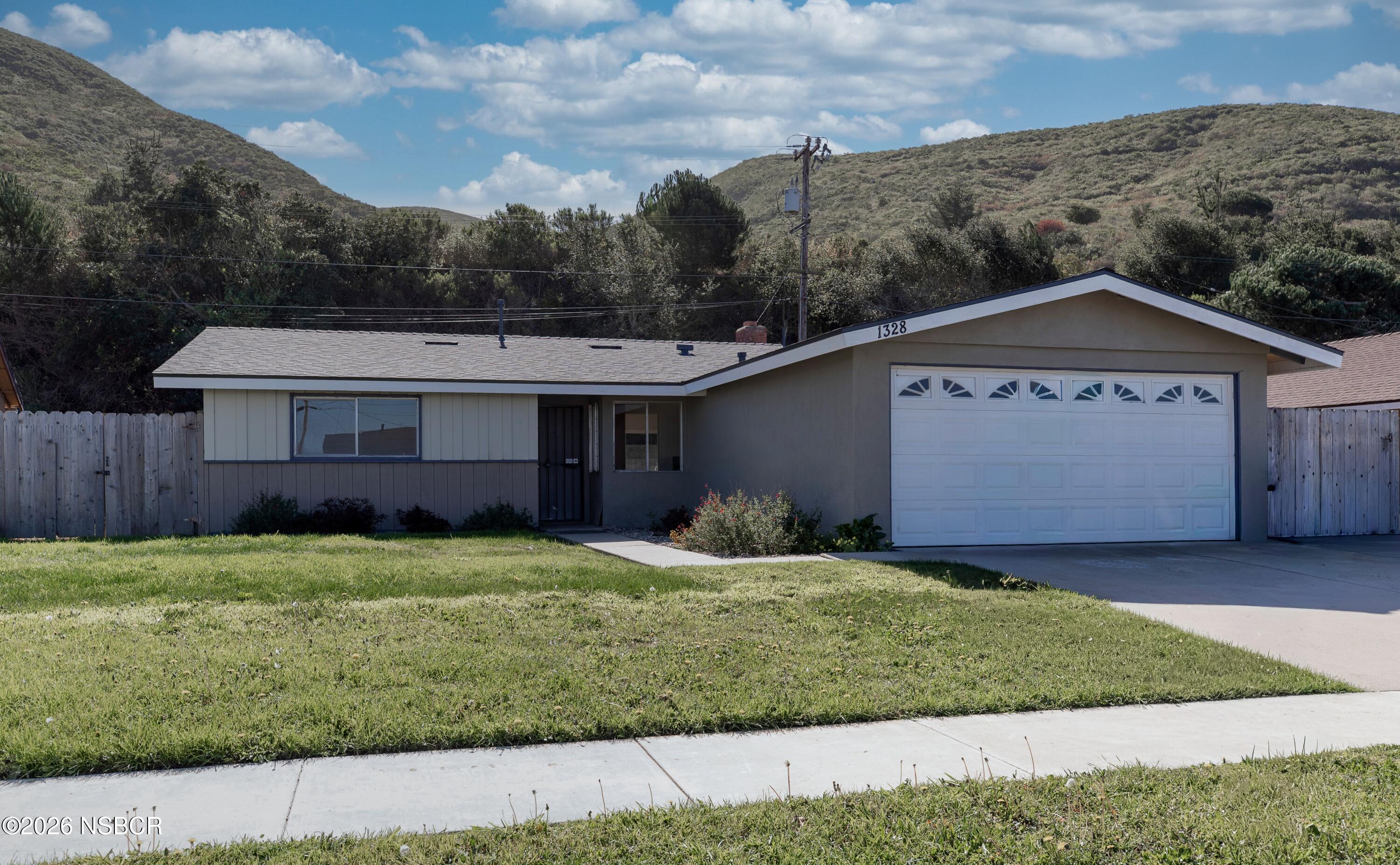 1328 W Willow Avenue