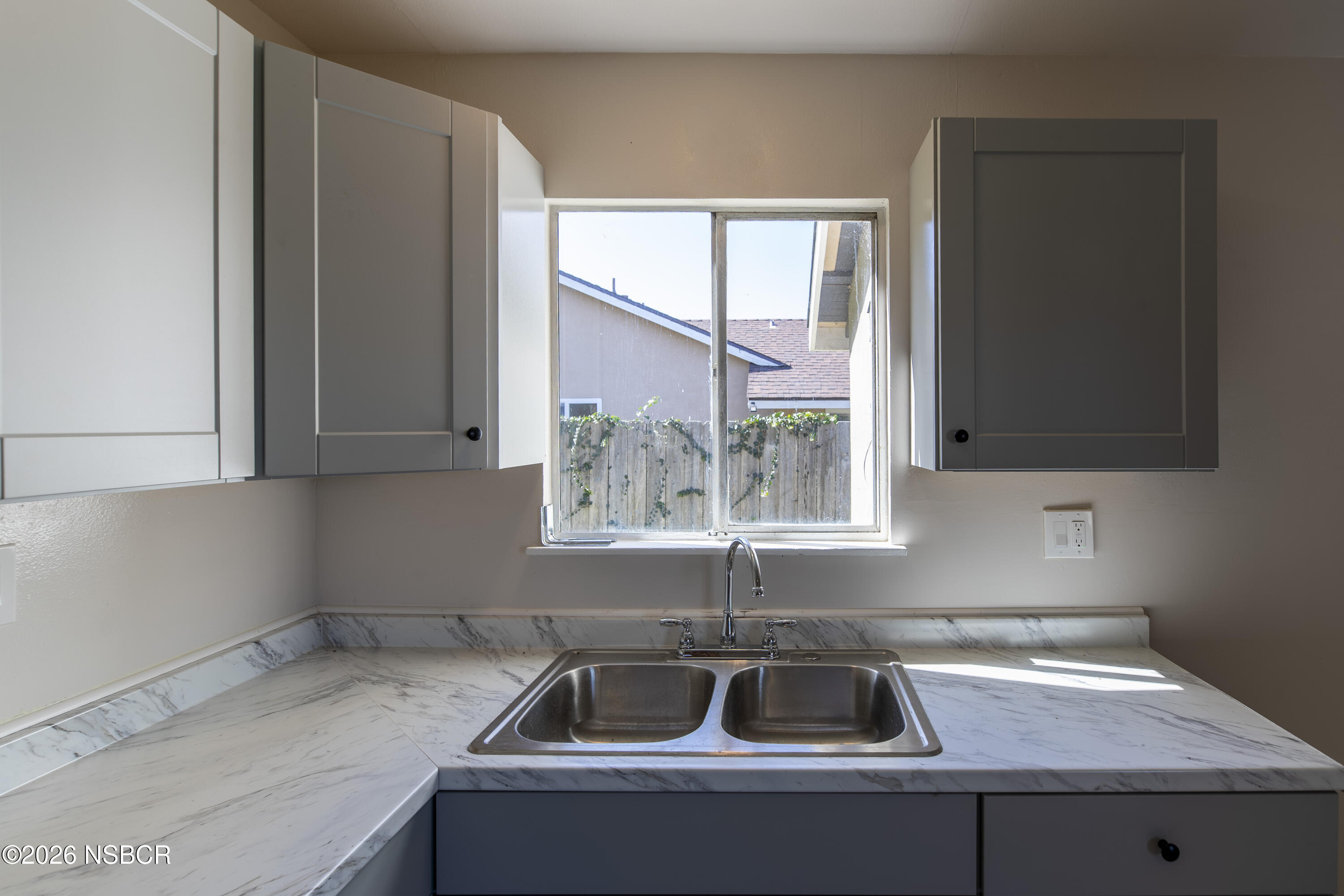 1328 W Willow Avenue