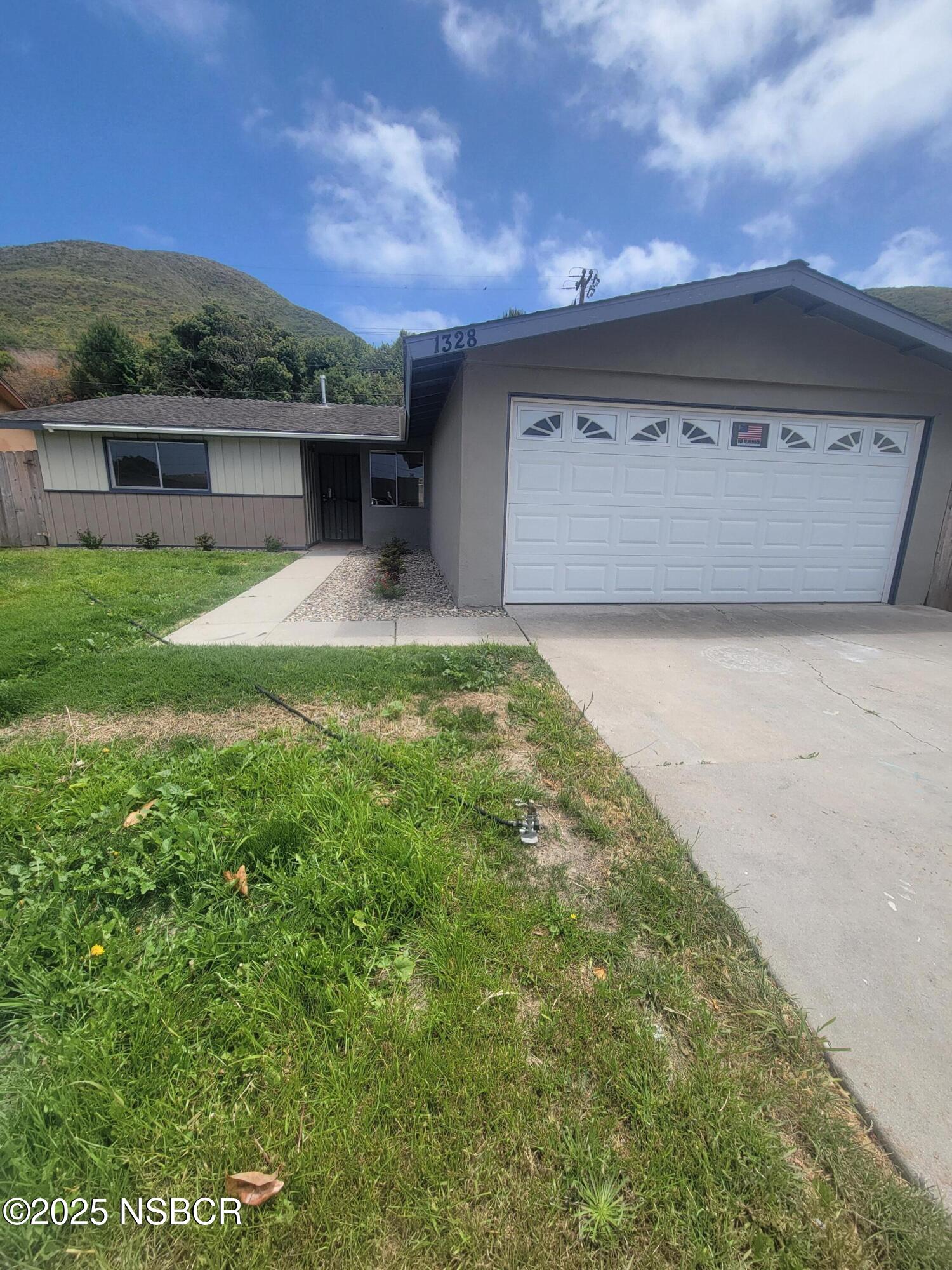 1328 W Willow Avenue