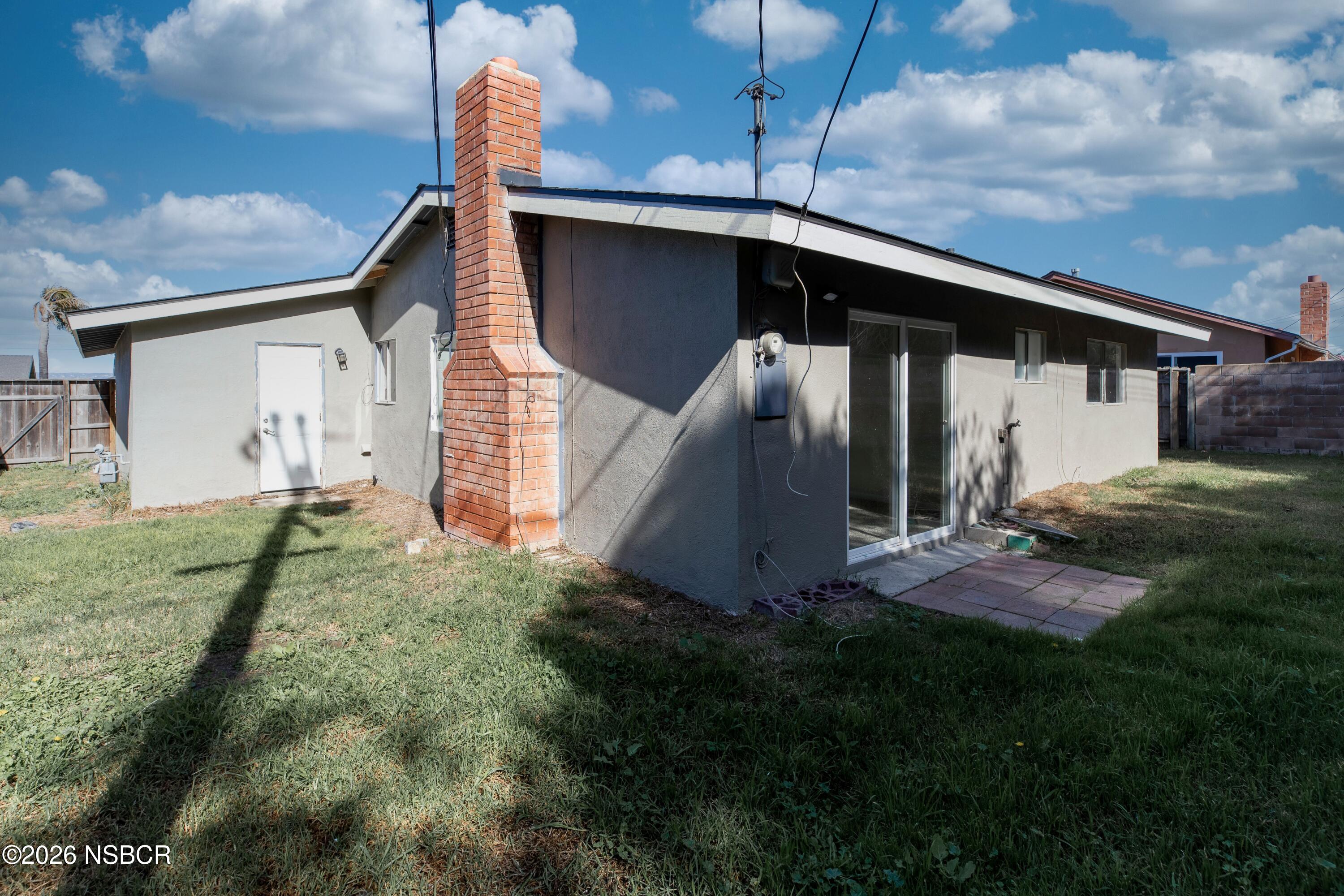 1328 W Willow Avenue