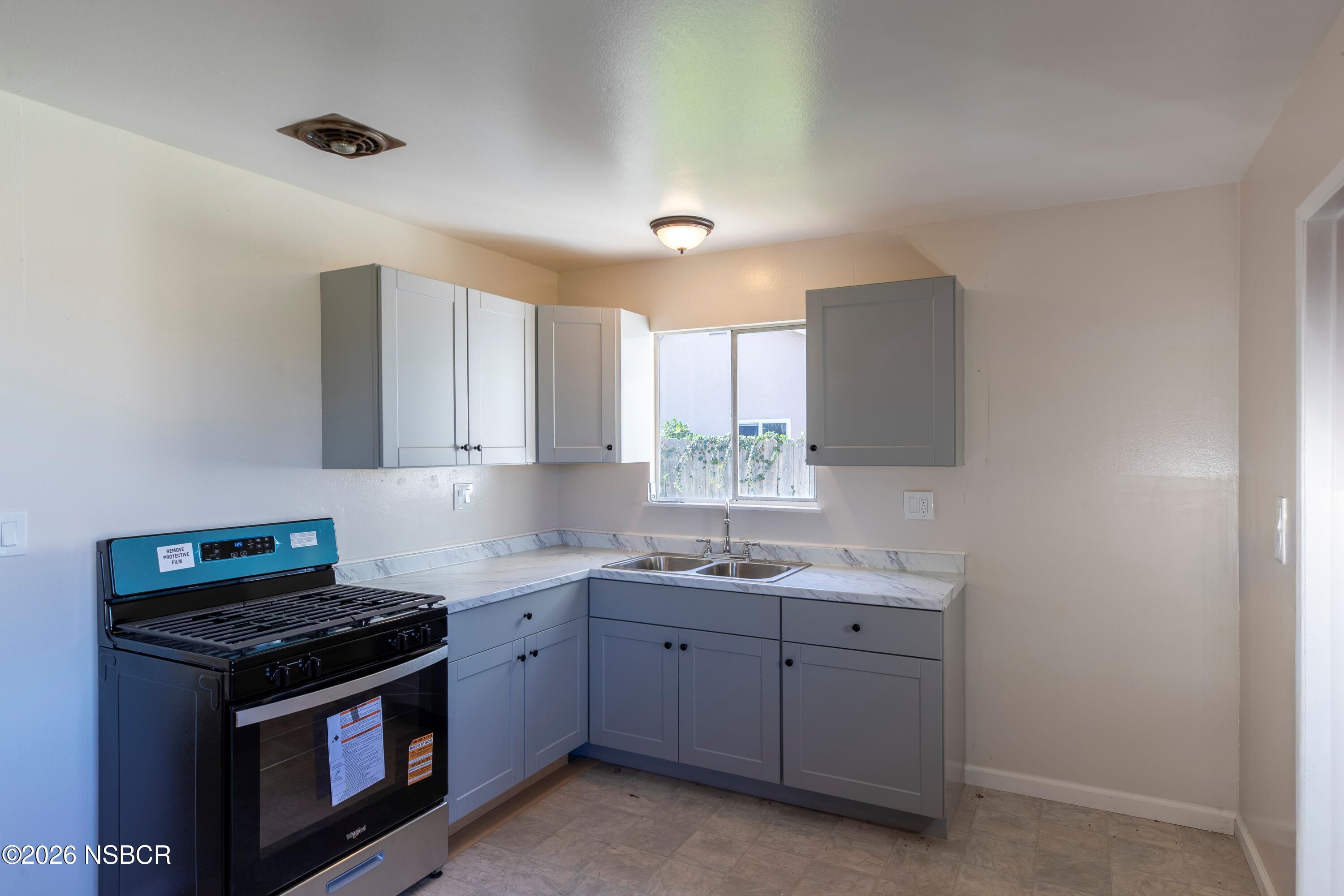 1328 W Willow Avenue