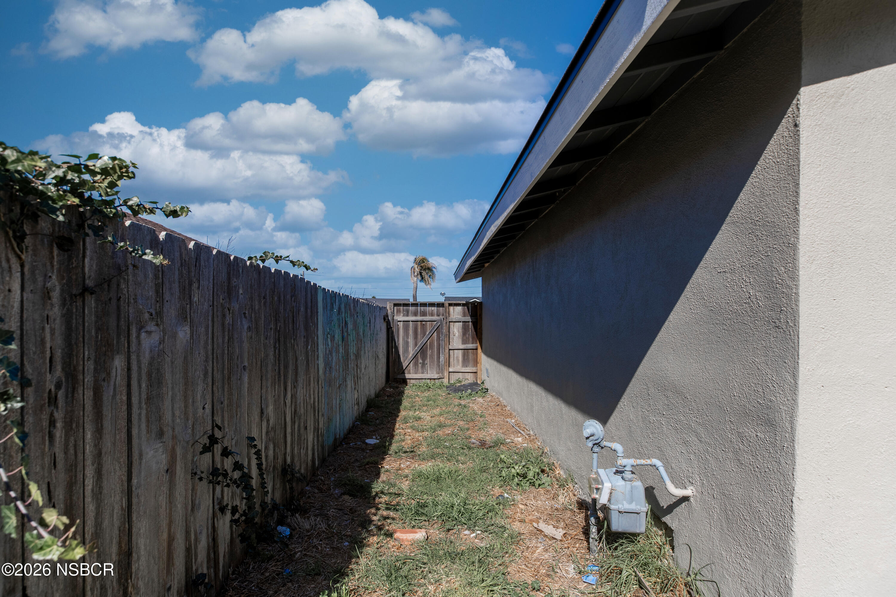 1328 W Willow Avenue