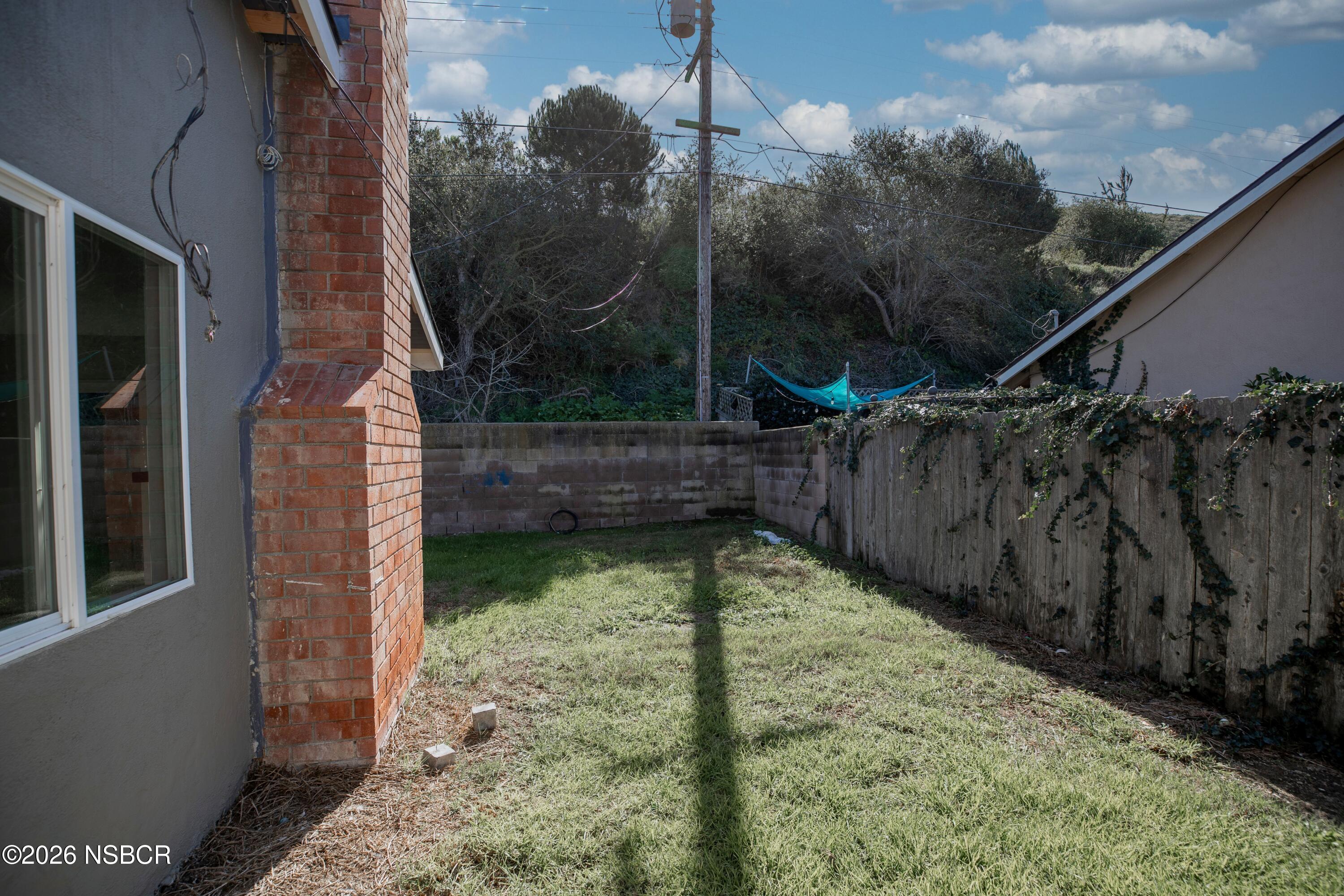 1328 W Willow Avenue