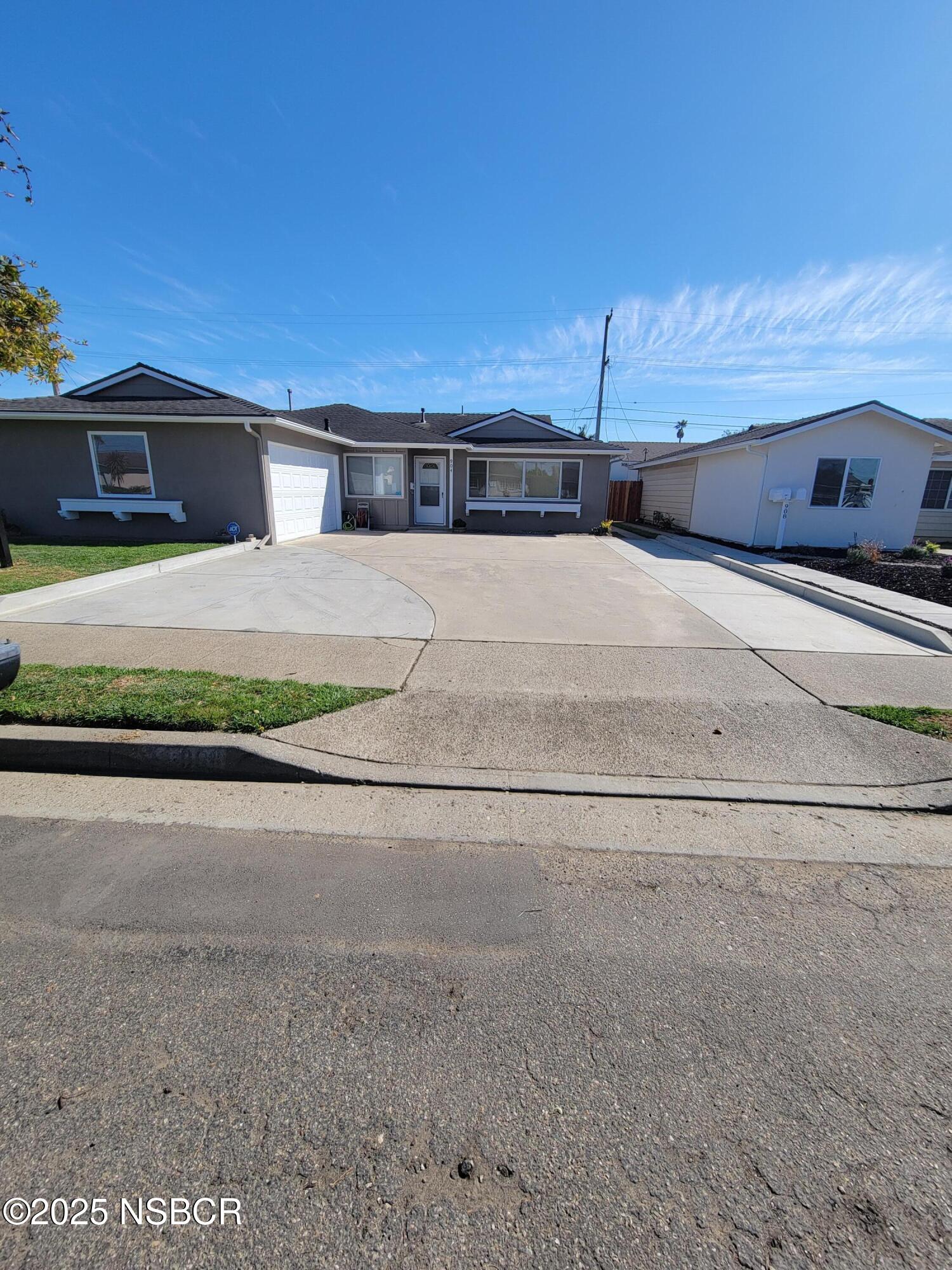 904 W Date Avenue