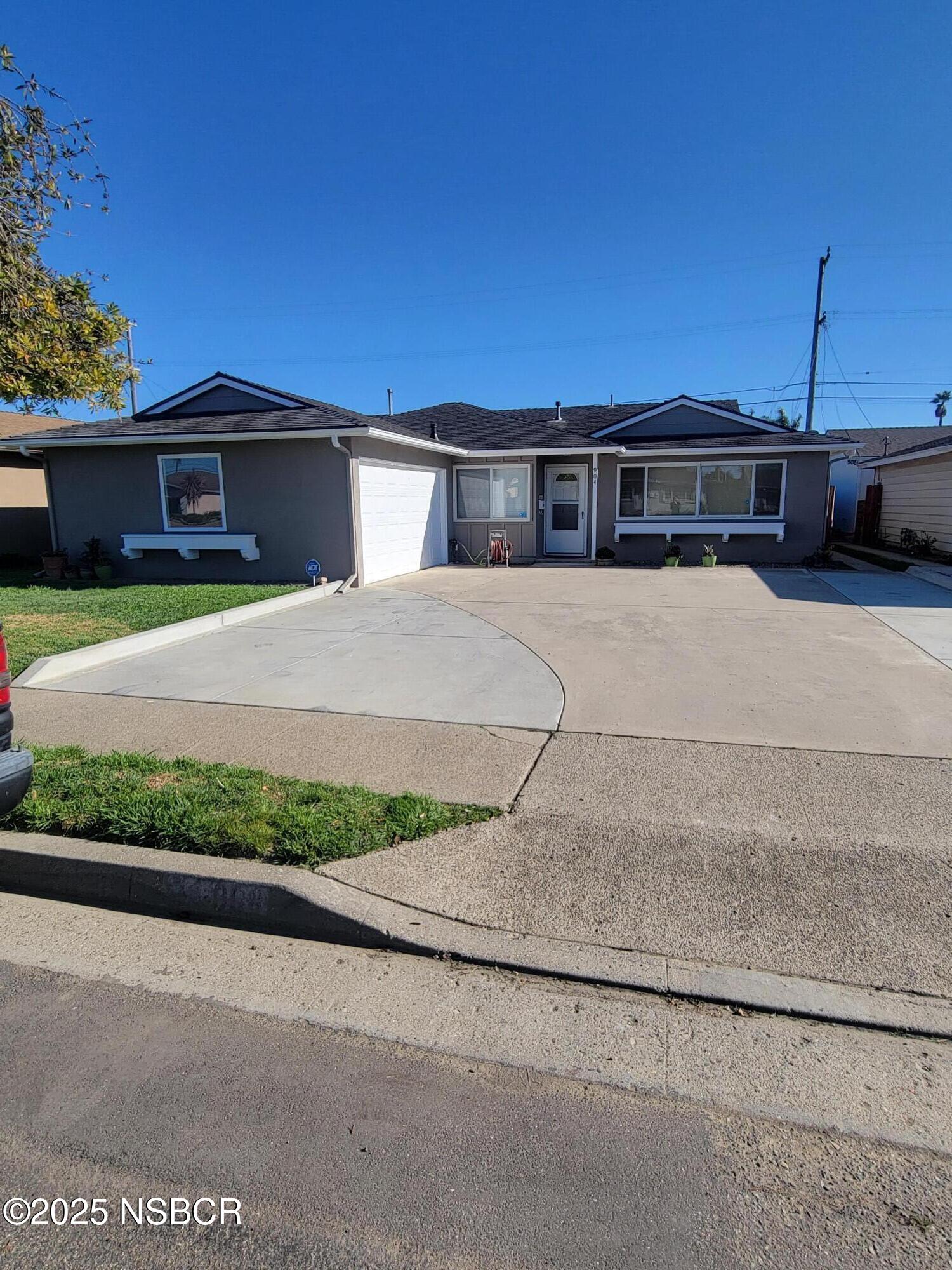 904 W Date Avenue