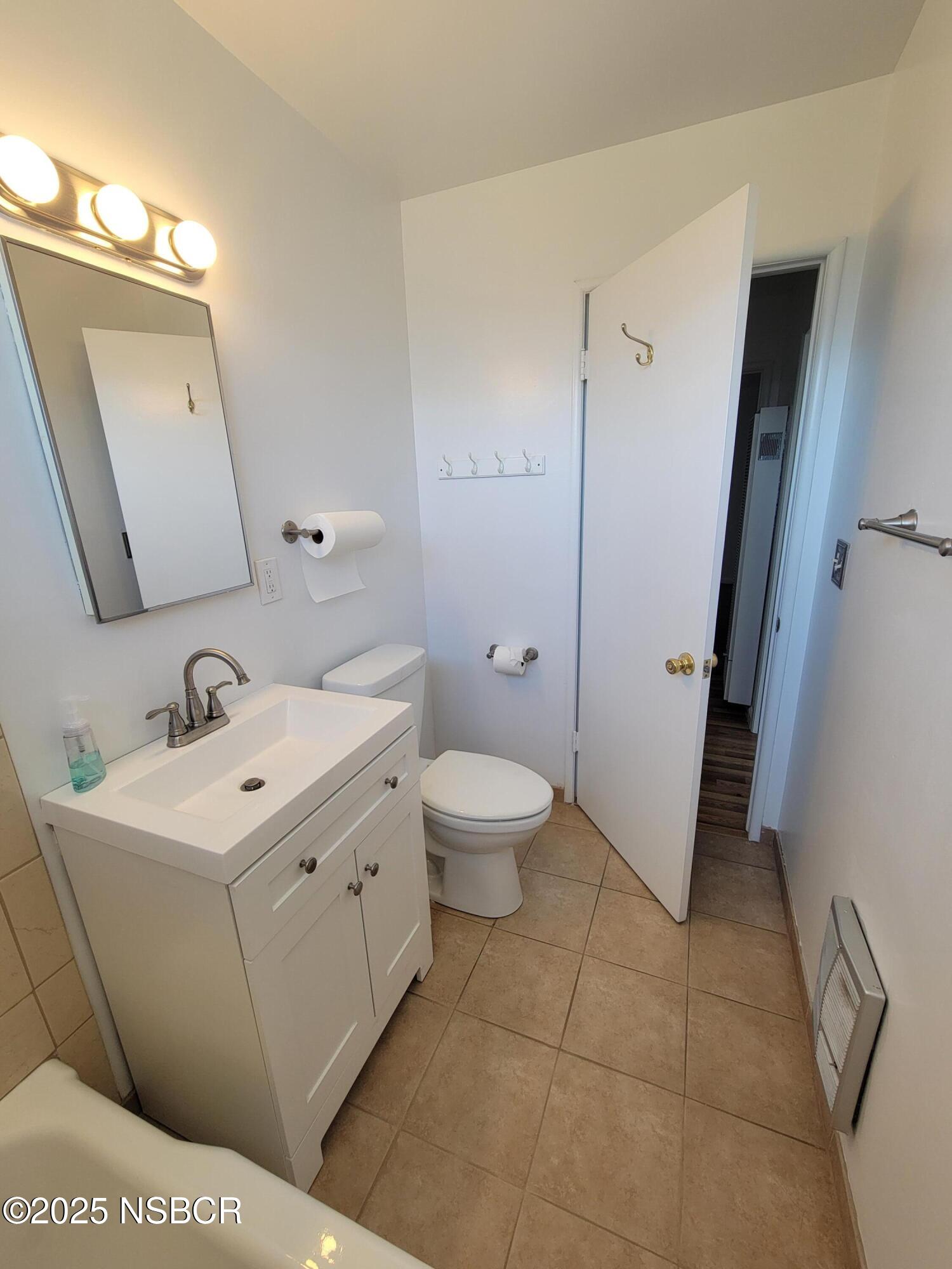 904 W Date Avenue