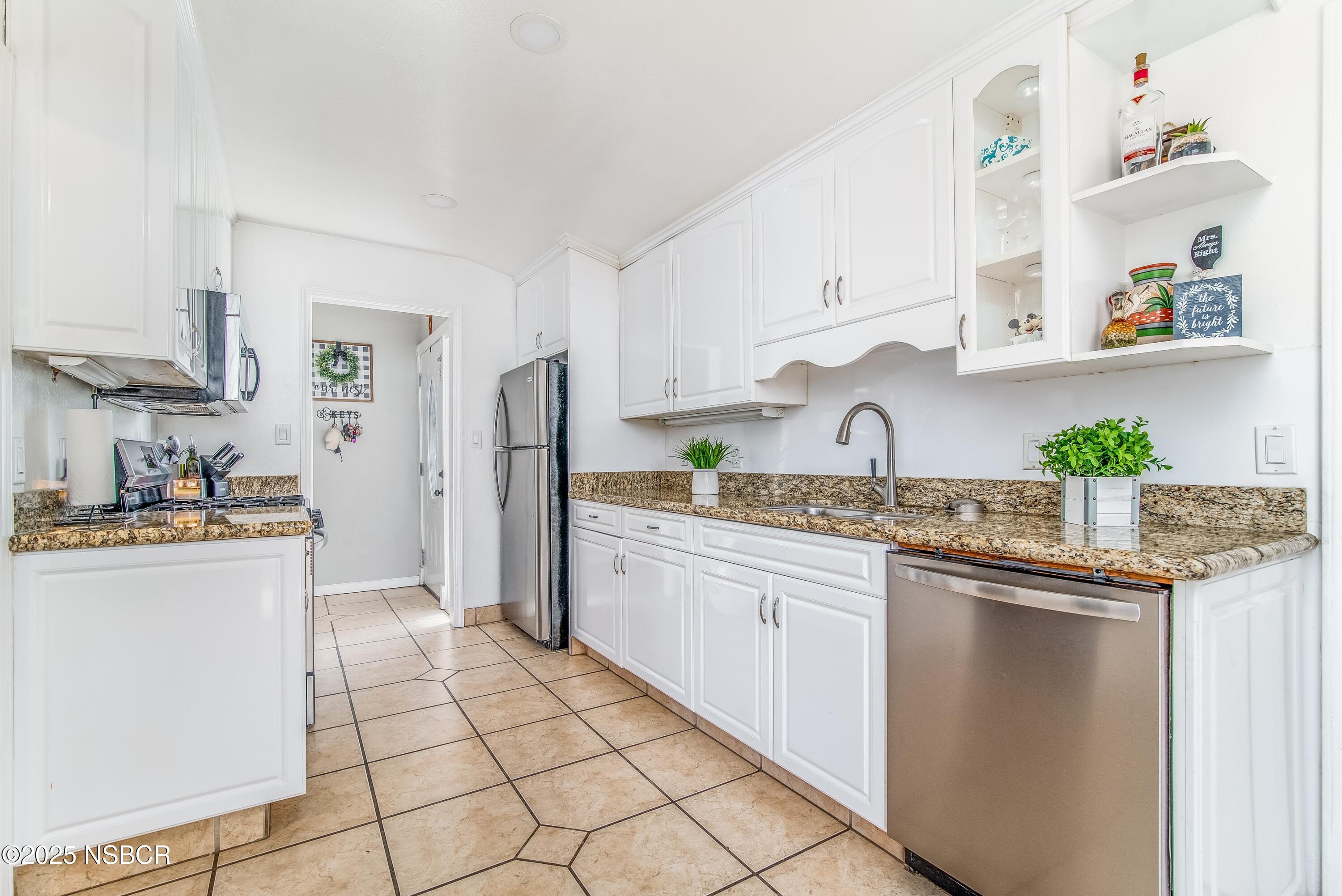 1521 W Cherry Avenue