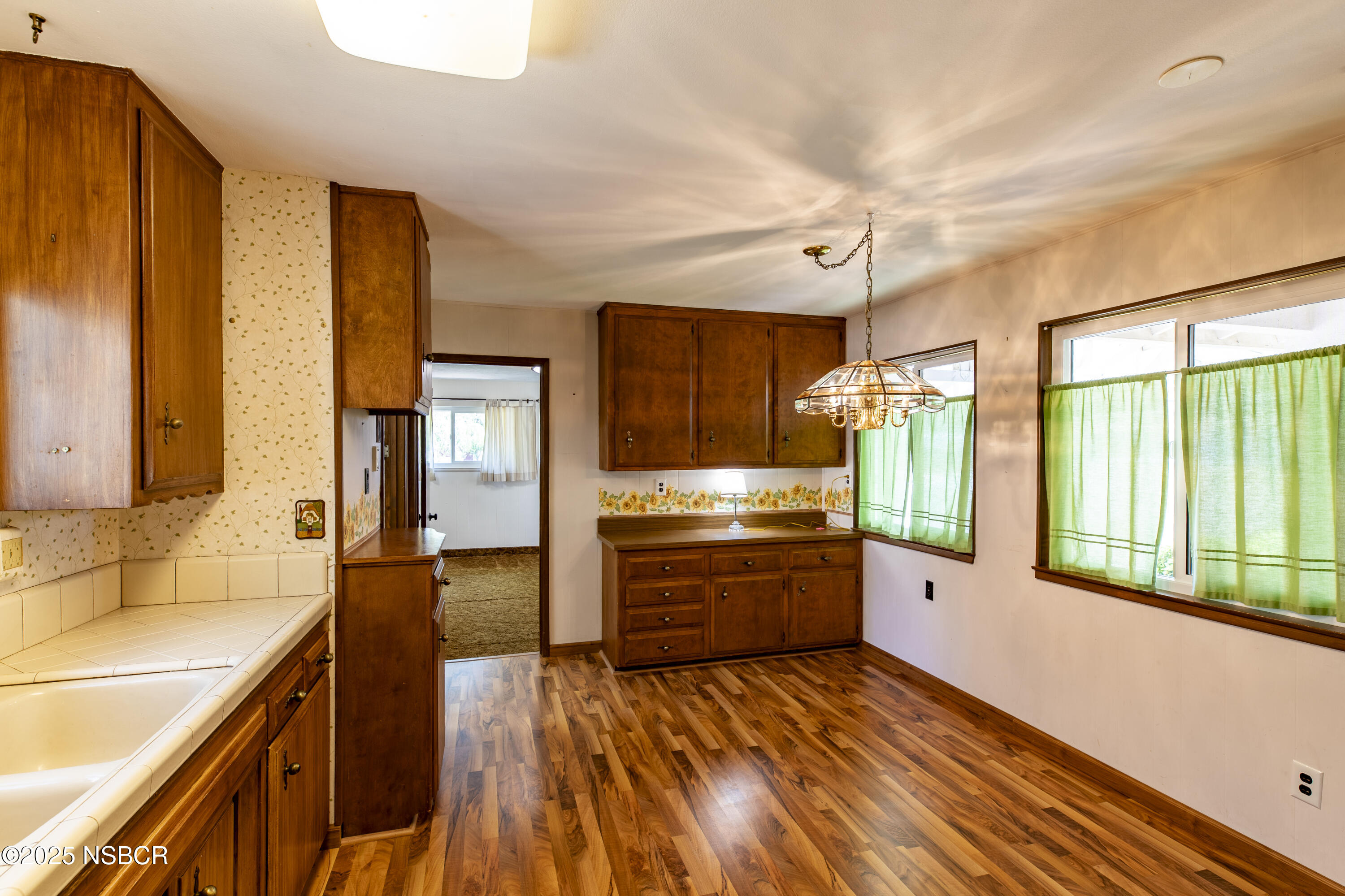 1309 W Walnut Avenue