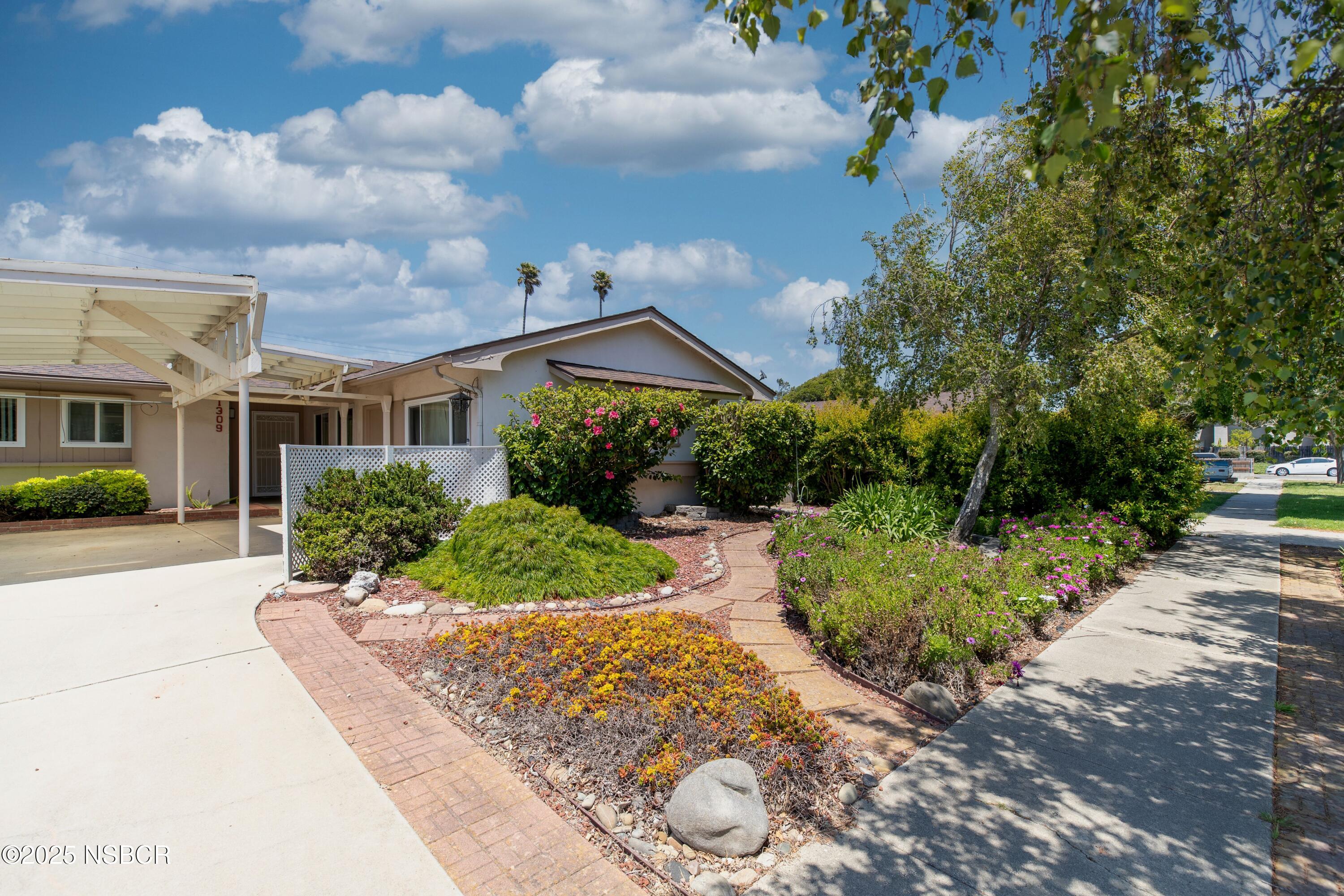 1309 W Walnut Avenue