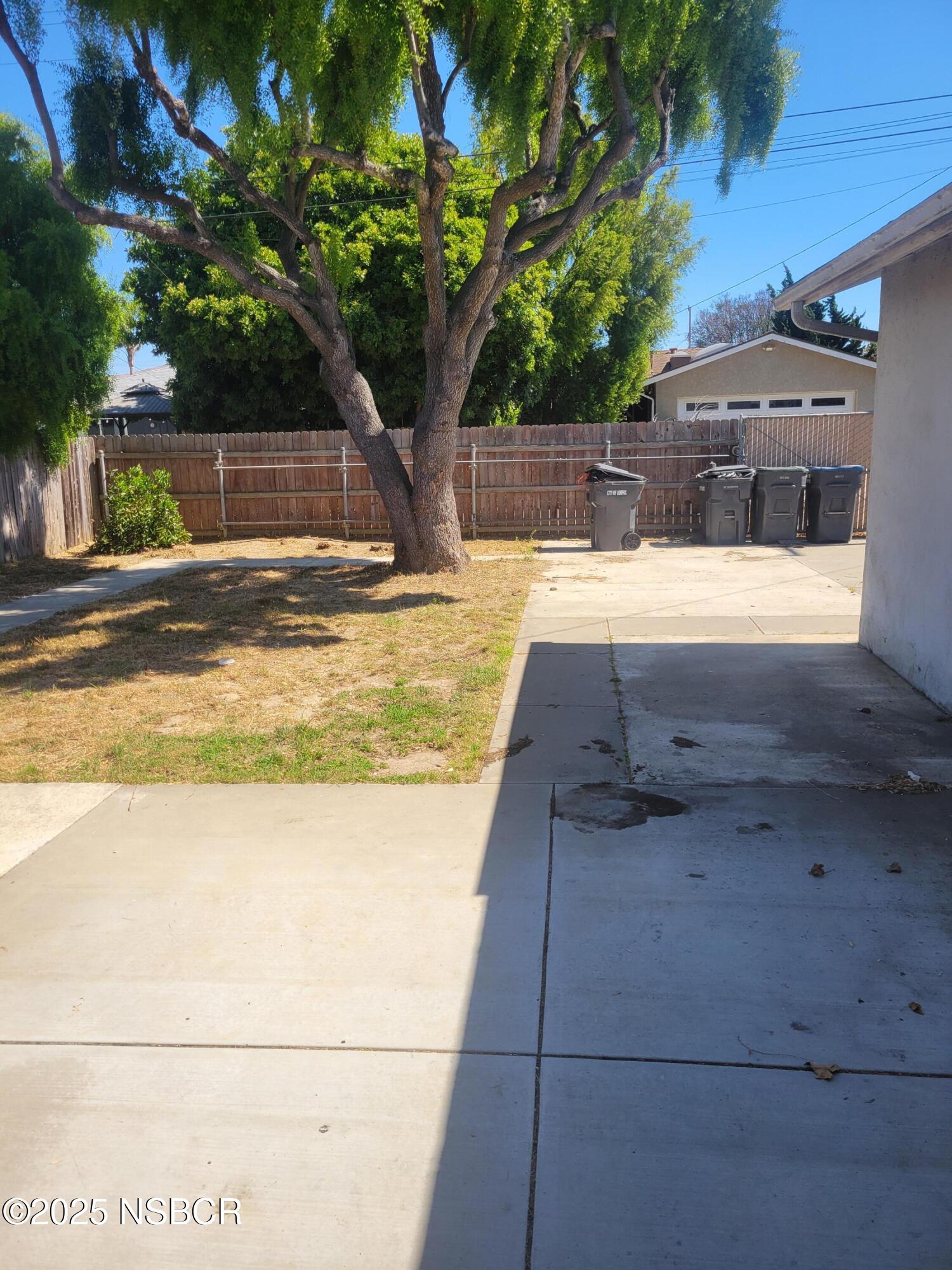 812 E Oak Avenue
