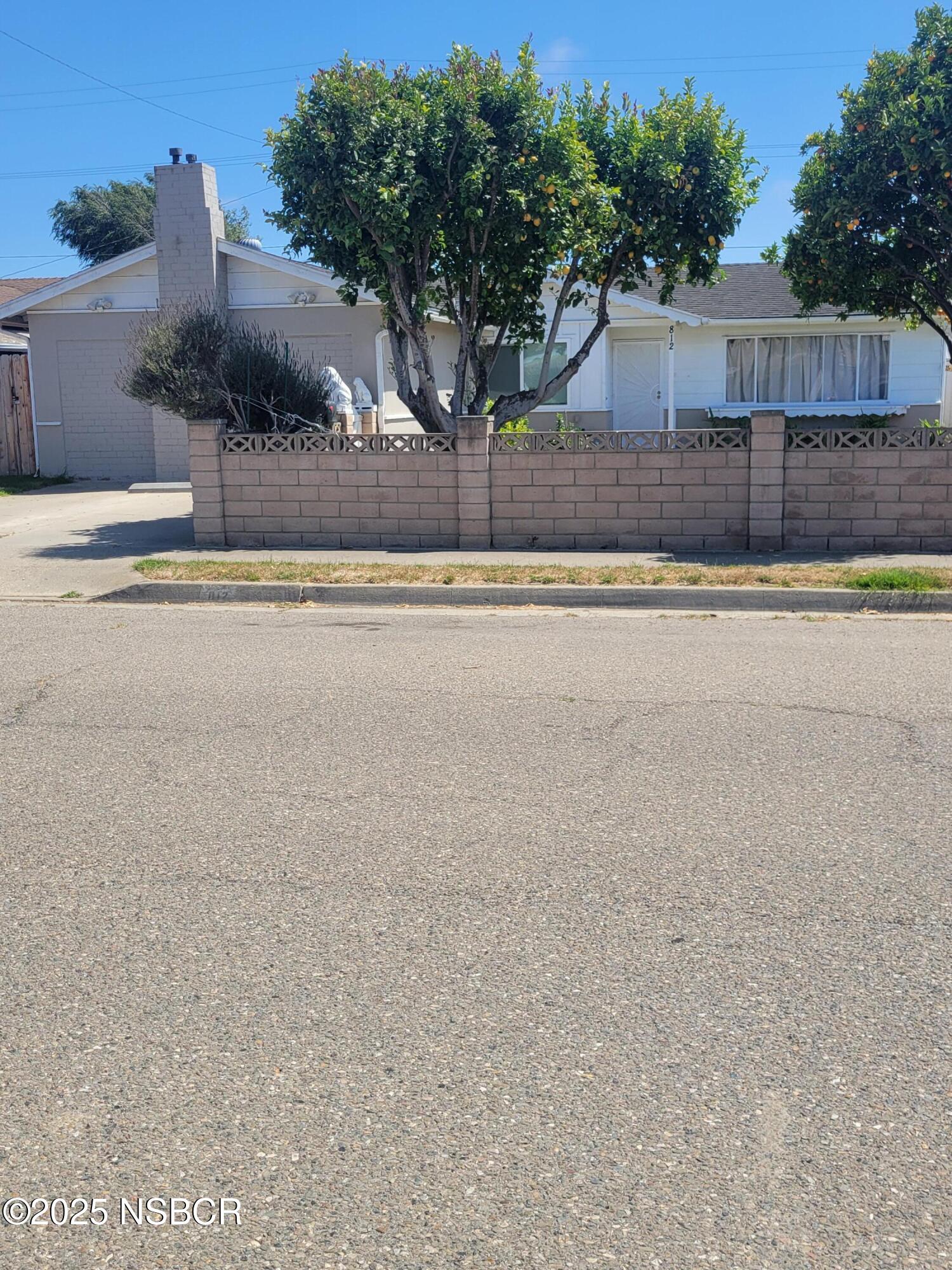 812 W Nectarine Avenue