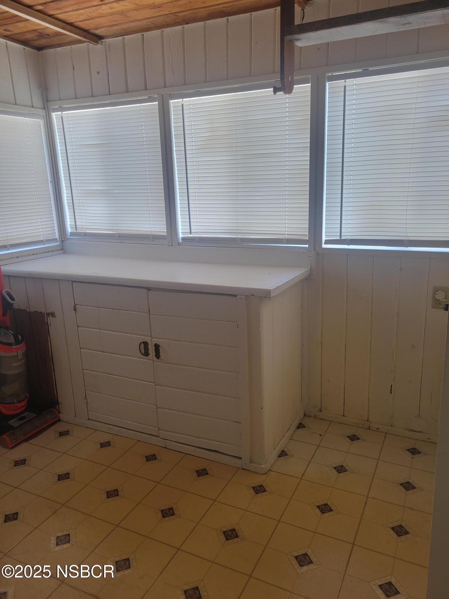 812 W Nectarine Avenue