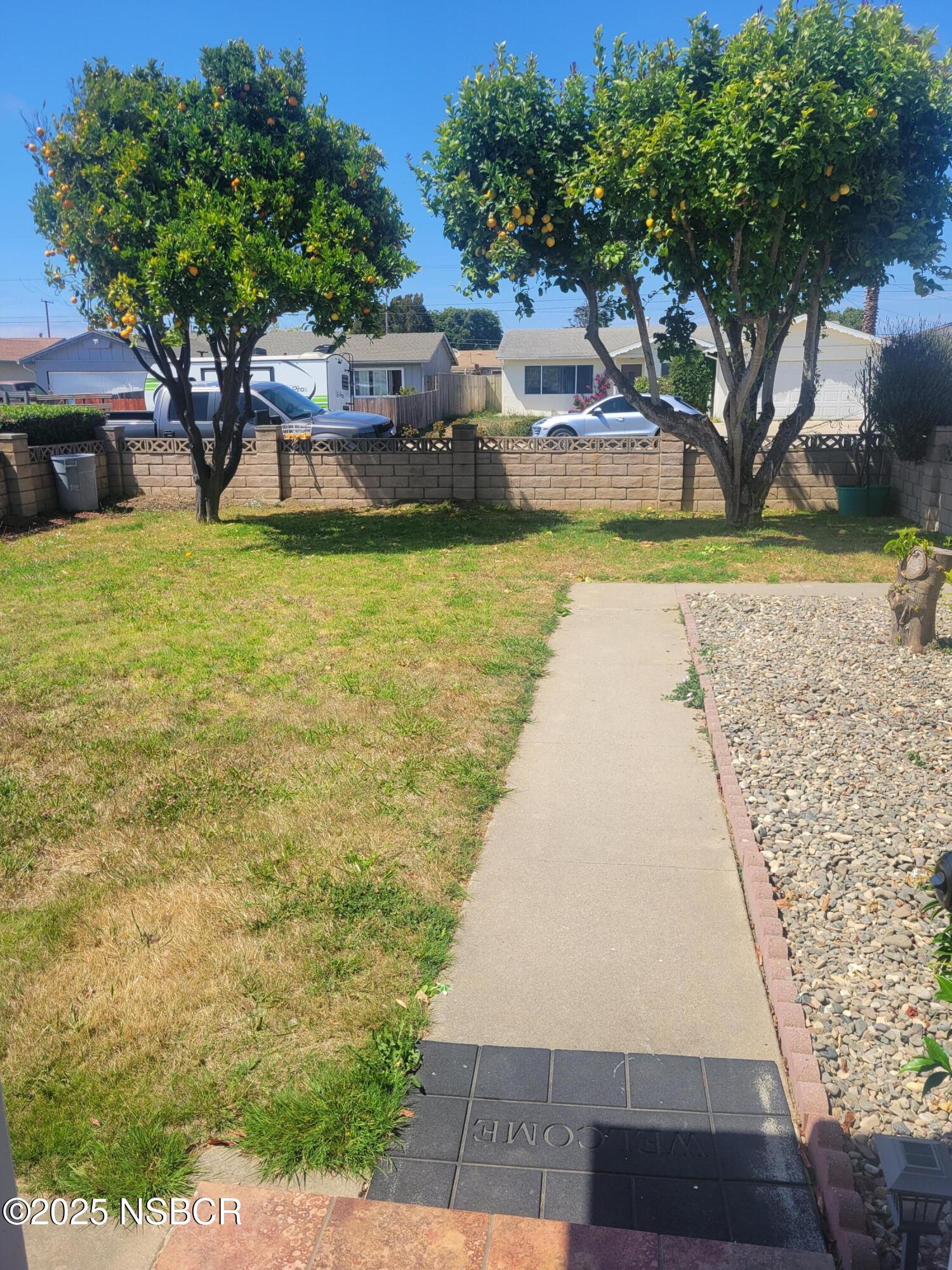 812 W Nectarine Avenue