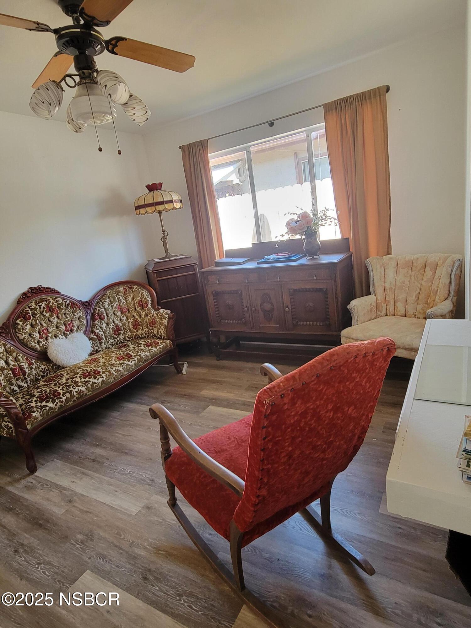 812 W Nectarine Avenue