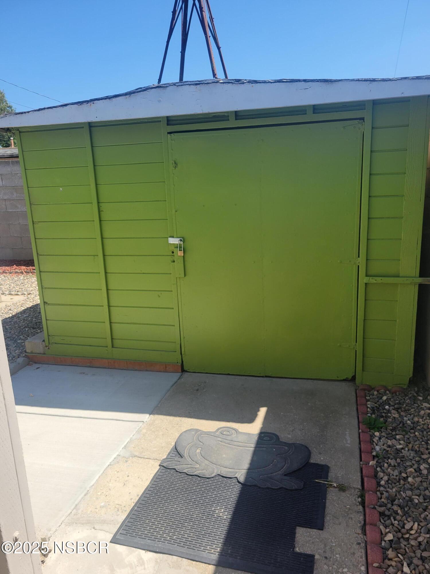 812 W Nectarine Avenue