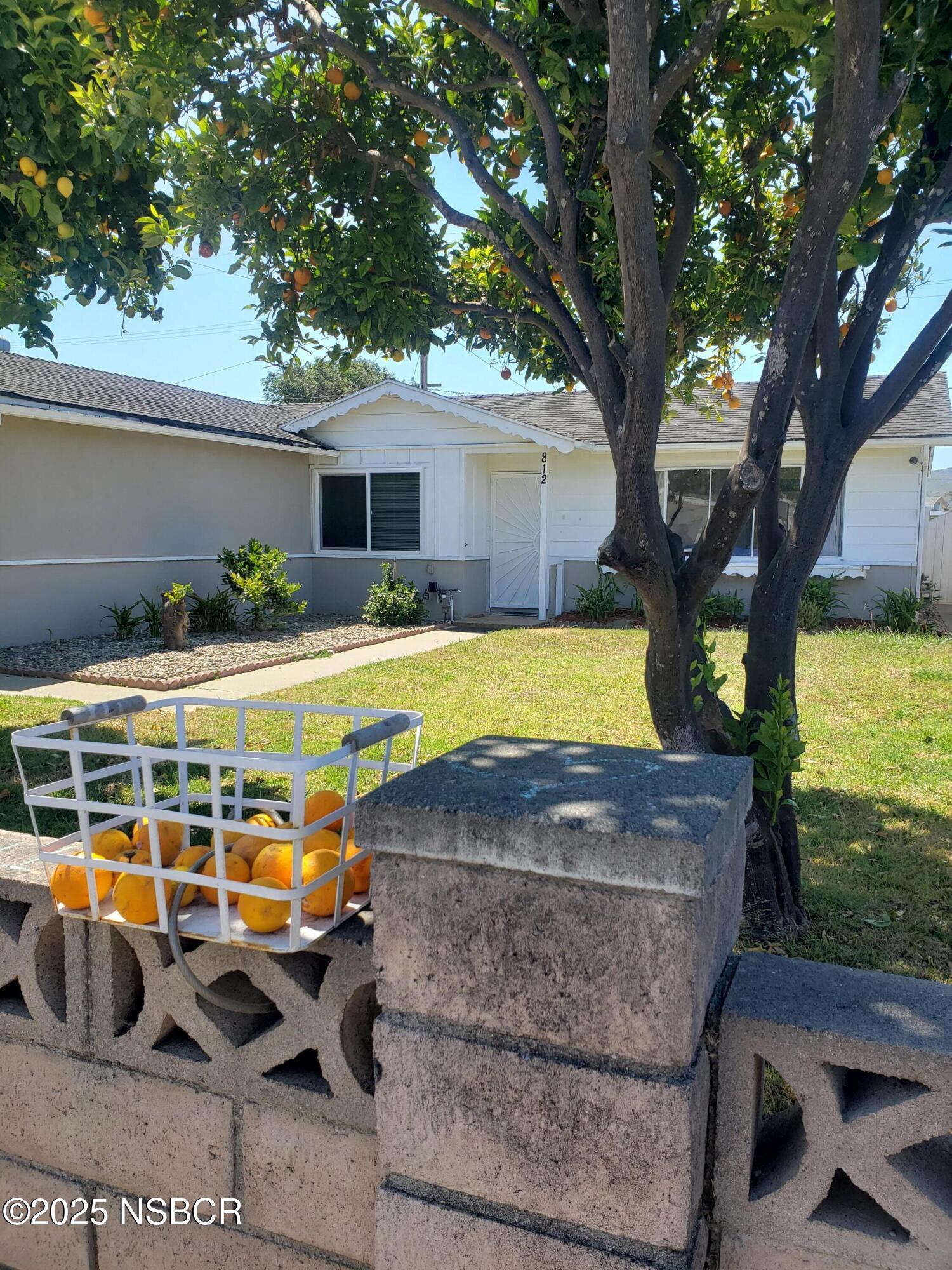 812 W Nectarine Avenue