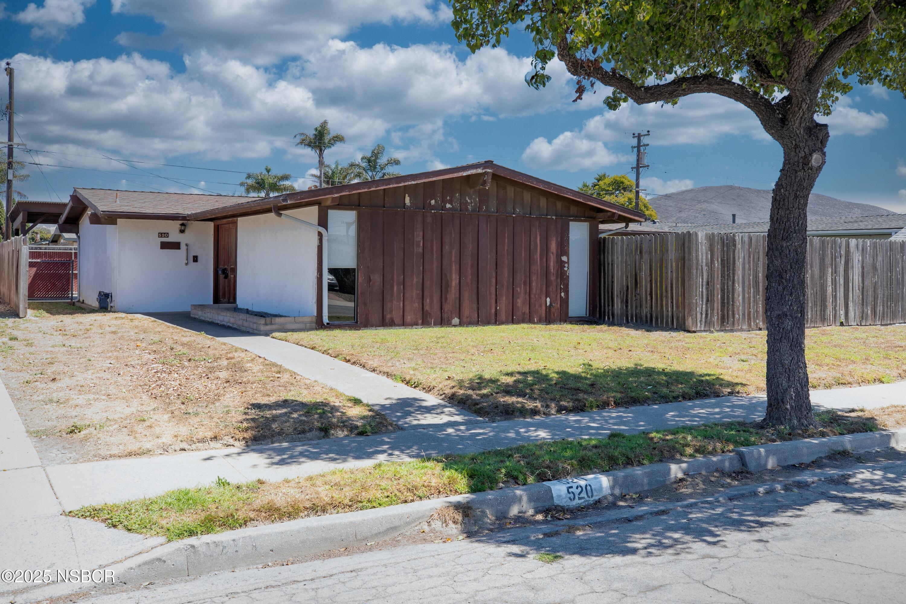 520 N Daisy Street