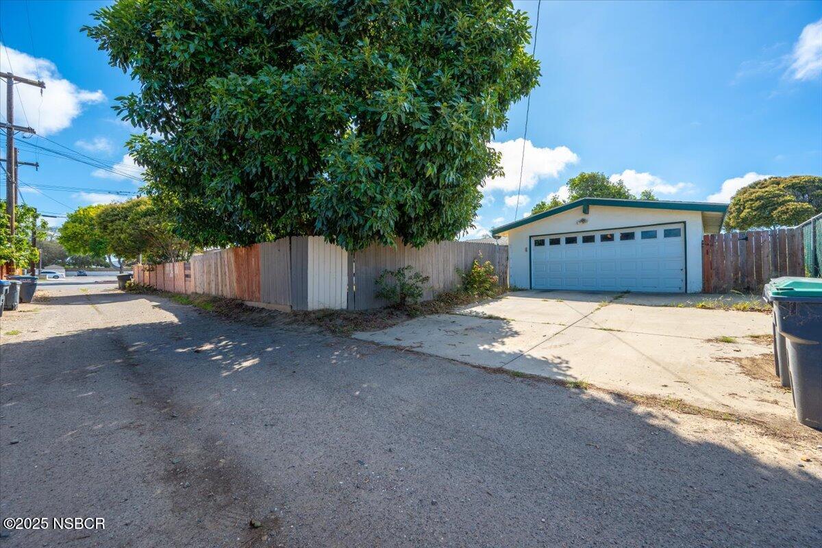 413 E Oak Avenue