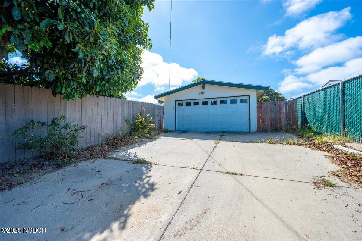 413 E Oak Avenue