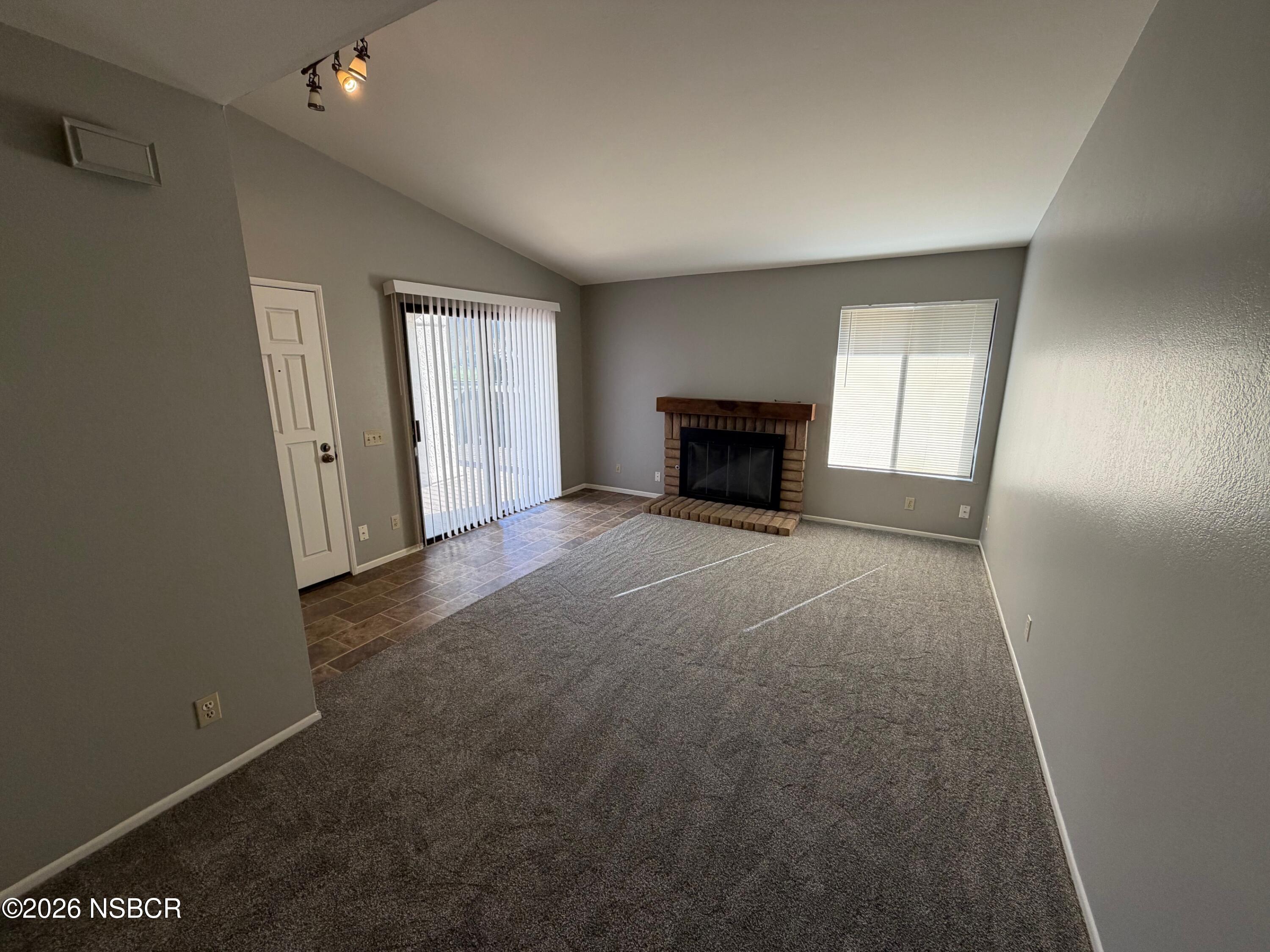 1410 W Apricot Avenue